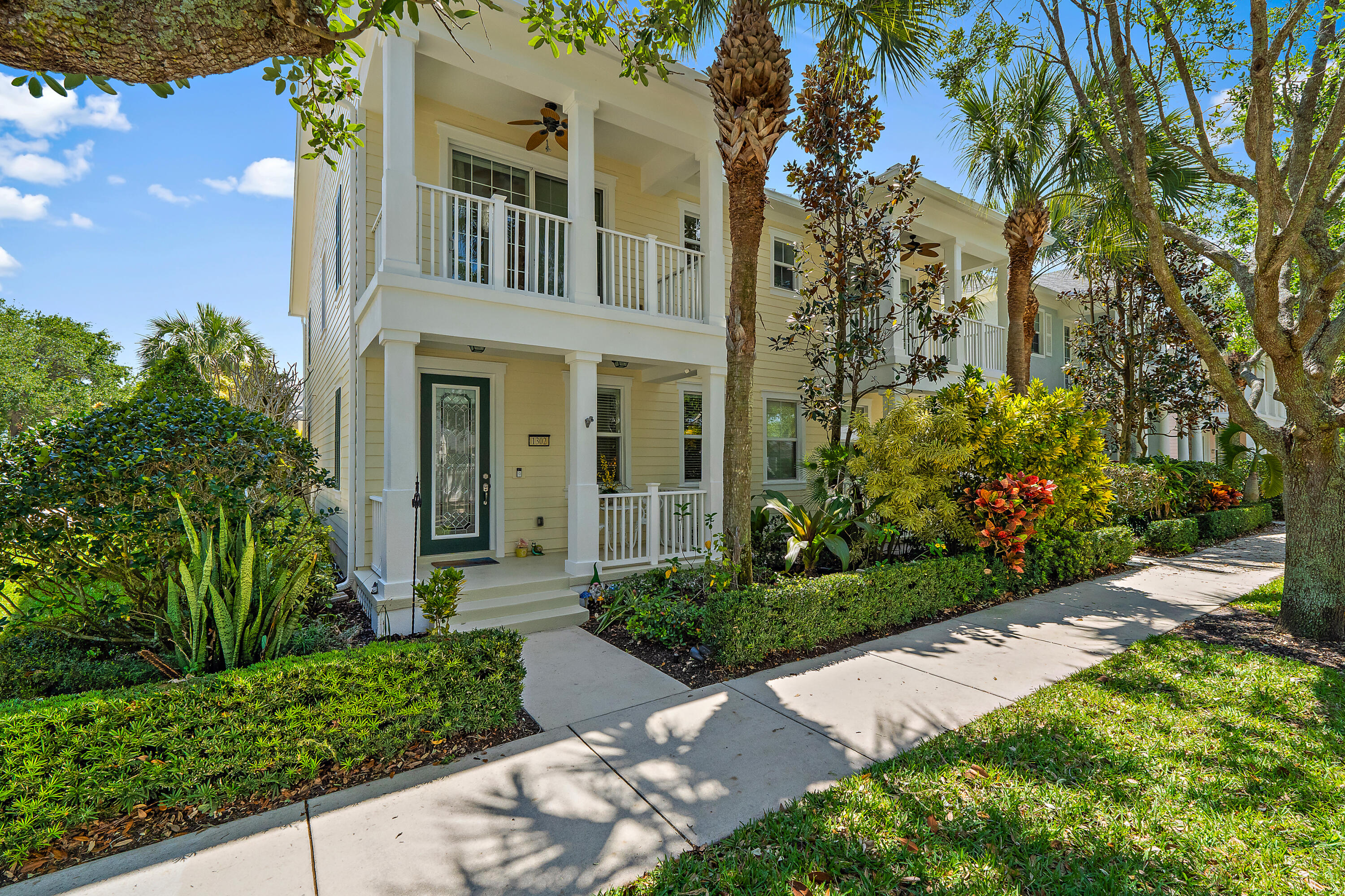 Property for Sale at 1302 Sunshine Drive, Jupiter, Palm Beach County, Florida - Bedrooms: 3 
Bathrooms: 2.5  - $679,000