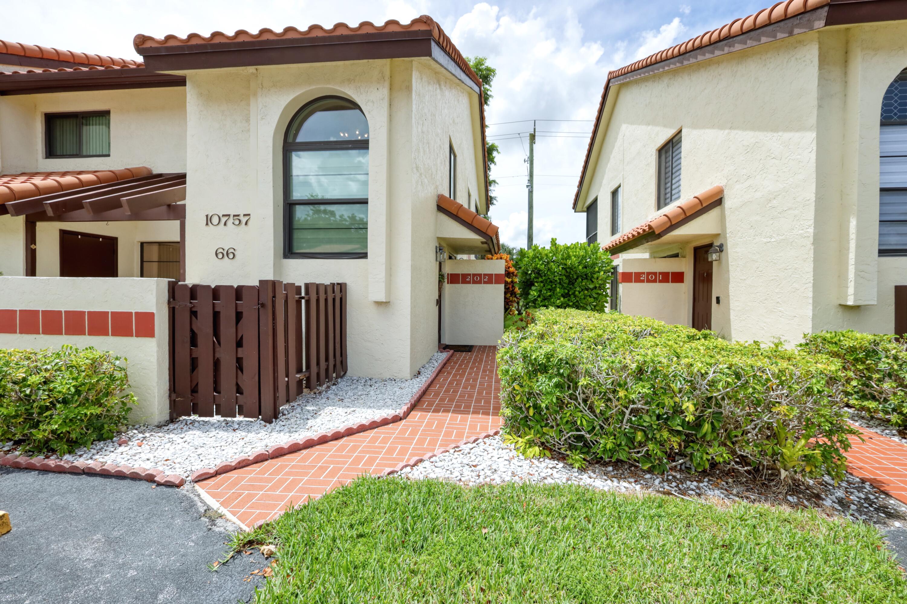 10757 Bahama Palm Way 202, Boynton Beach, Palm Beach County, Florida - 2 Bedrooms  
2 Bathrooms - 