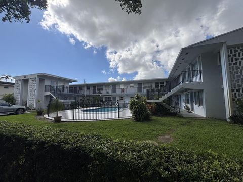 Tiny photo for 3510 Harrison Street #12, Hollywood, FL 33021 (MLS # RX-11124480)