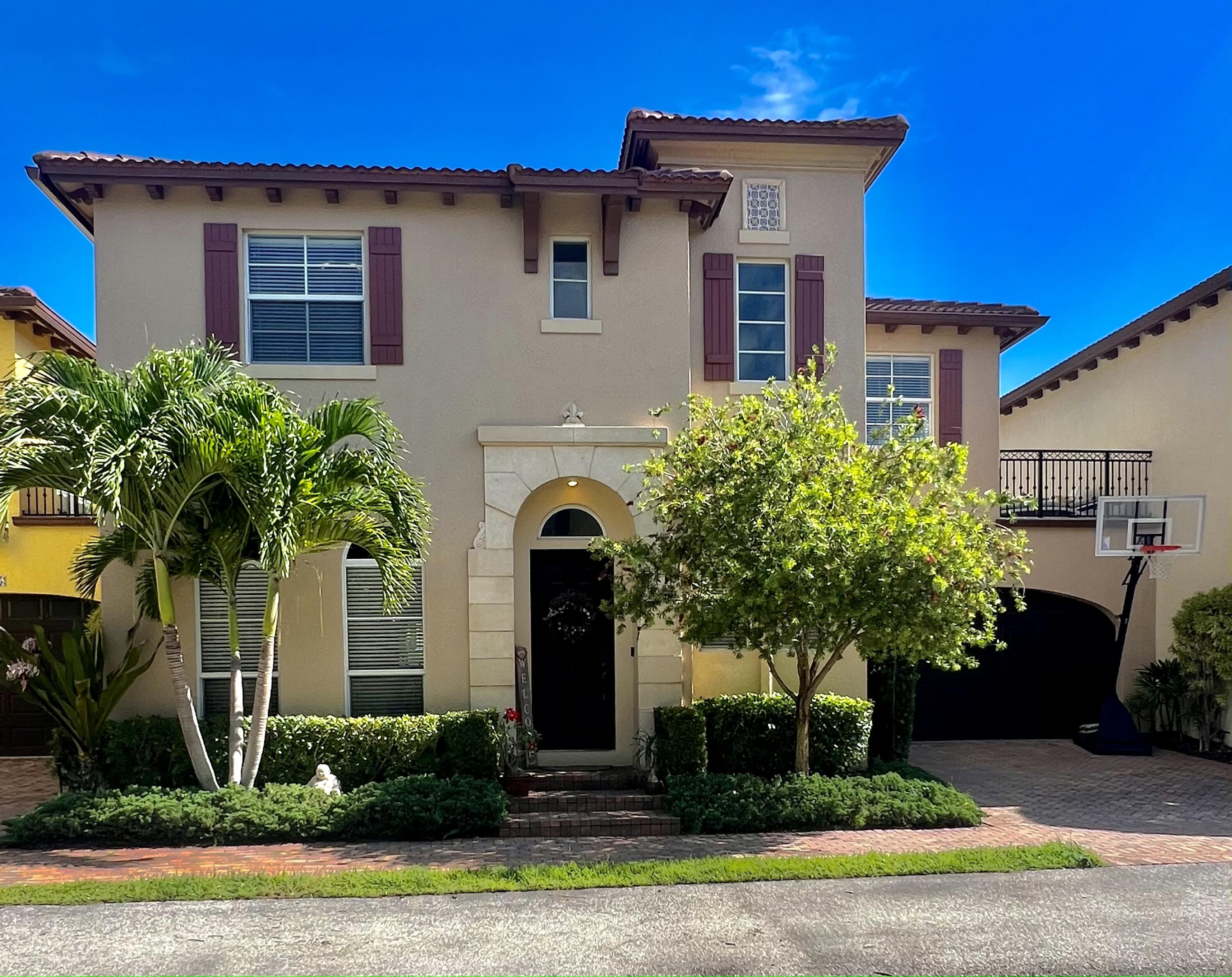 131 Via Palma Lane, Boca Raton, Palm Beach County, Florida - 3 Bedrooms  
2.5 Bathrooms - 