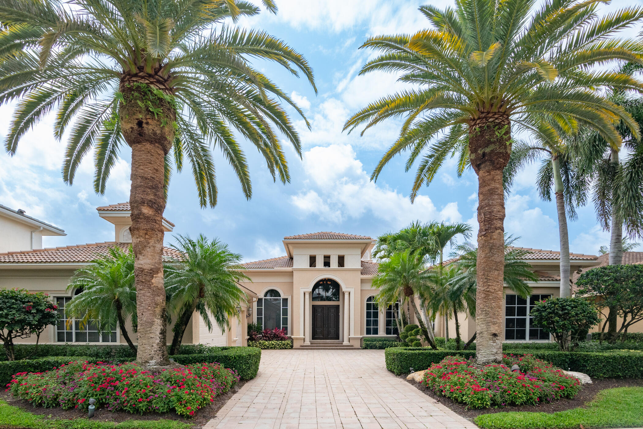 123 Grand Palm Way, Palm Beach Gardens, Palm Beach County, Florida - 4 Bedrooms  
5.5 Bathrooms - 