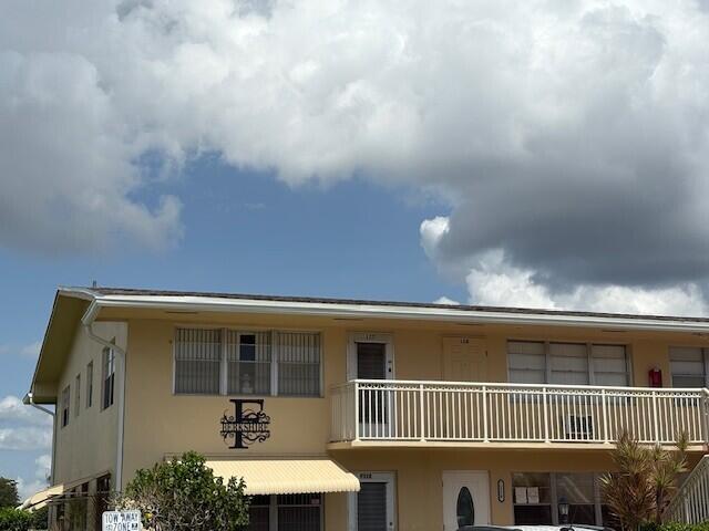 127 Berkshire F, West Palm Beach, Palm Beach County, Florida - 1 Bedrooms  
1.5 Bathrooms - 