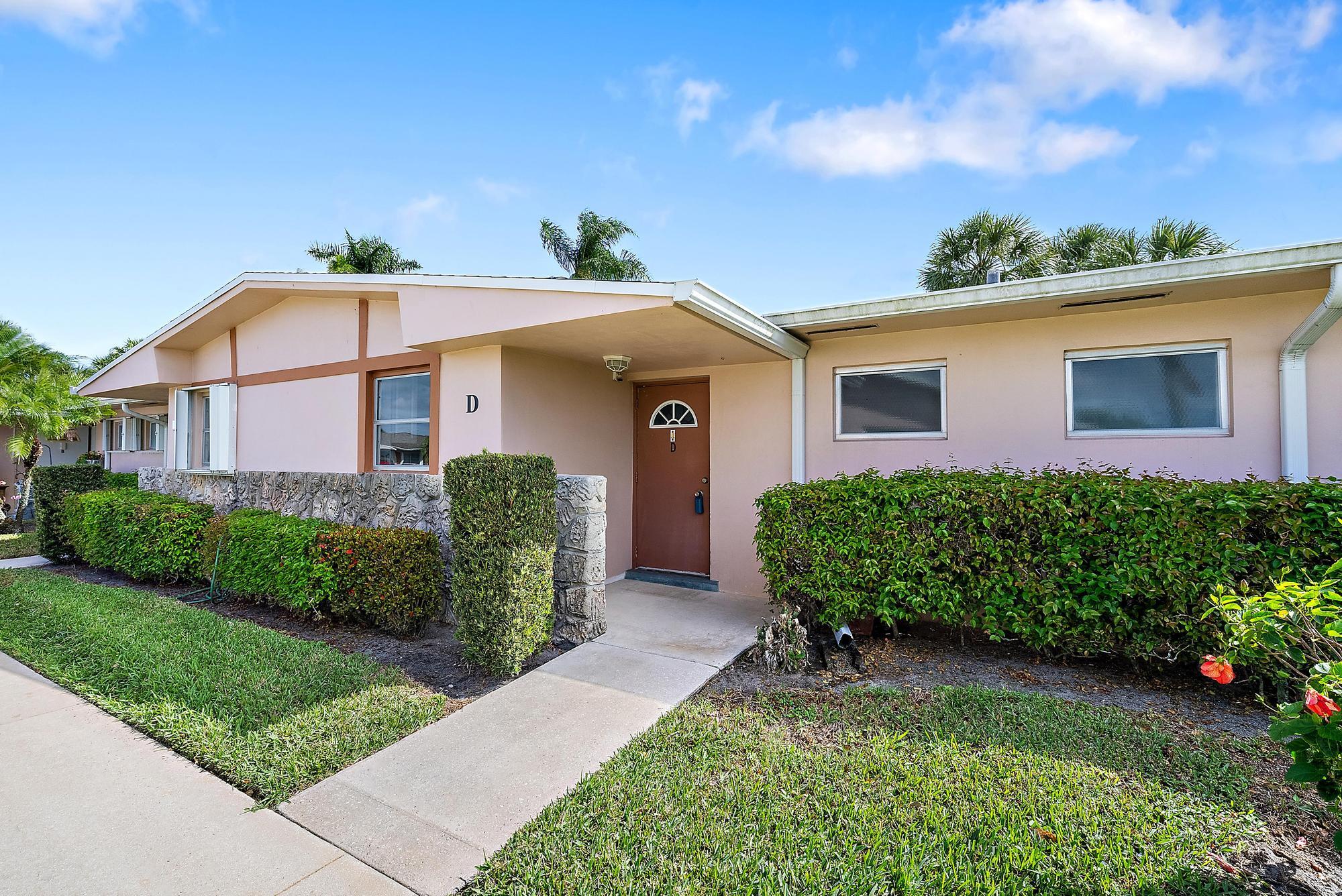 2739 W Dudley Drive D, West Palm Beach, Palm Beach County, Florida - 1 Bedrooms  
1.5 Bathrooms - 