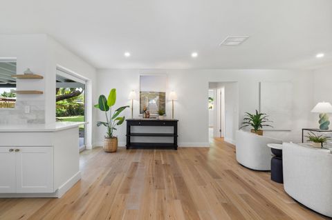 Photo of 9733 Daffodil Circle S, Palm Beach Gardens, FL 33410 (MLS # RX-11127396)