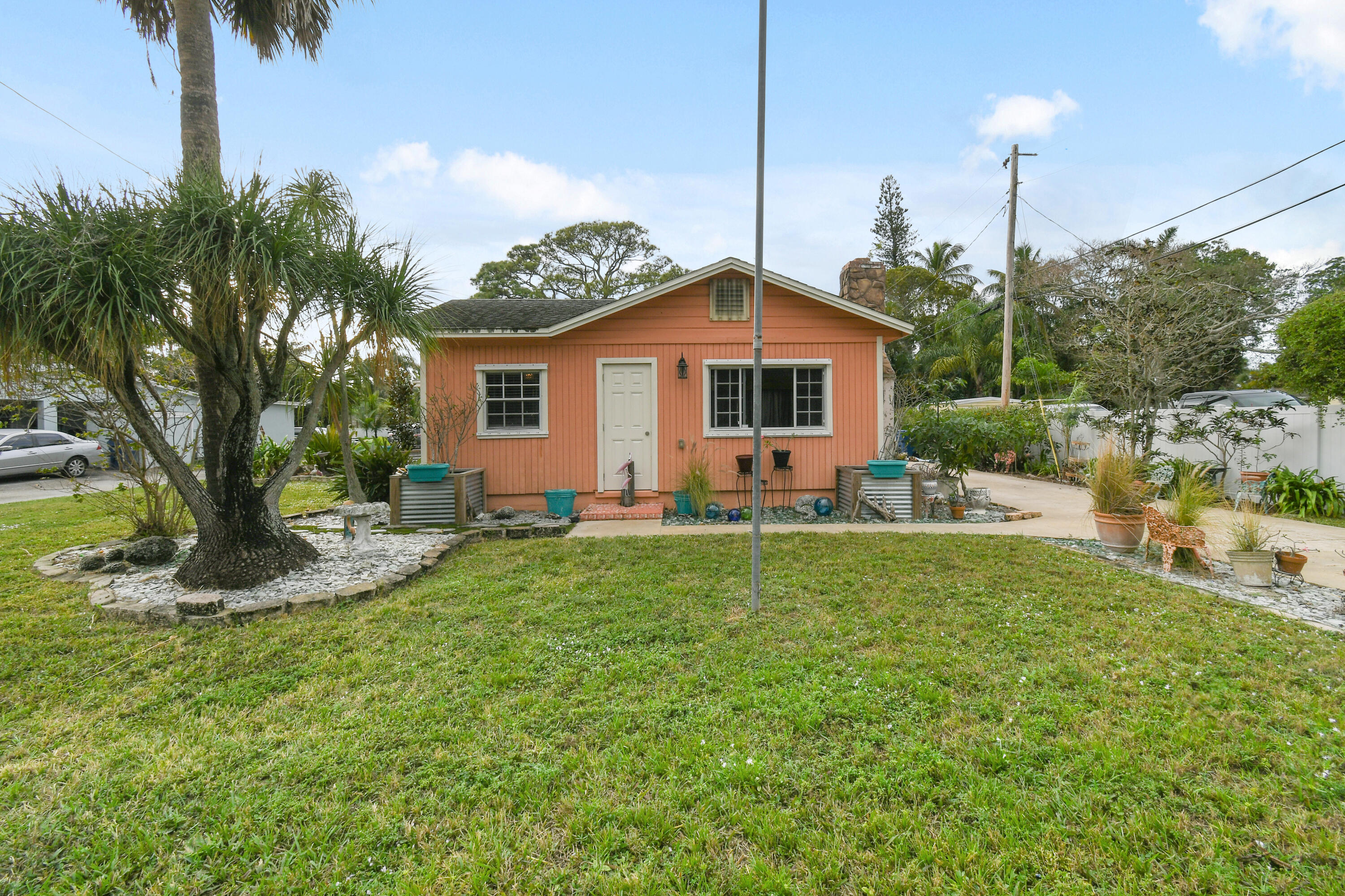 Property for Sale at 302 N Loxahatchee Drive, Jupiter, Palm Beach County, Florida - Bedrooms: 2 
Bathrooms: 2  - $375,000