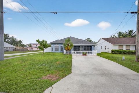 Photo of 6354 Barbara Street, Jupiter, FL 33458 (MLS # RX-11121405)