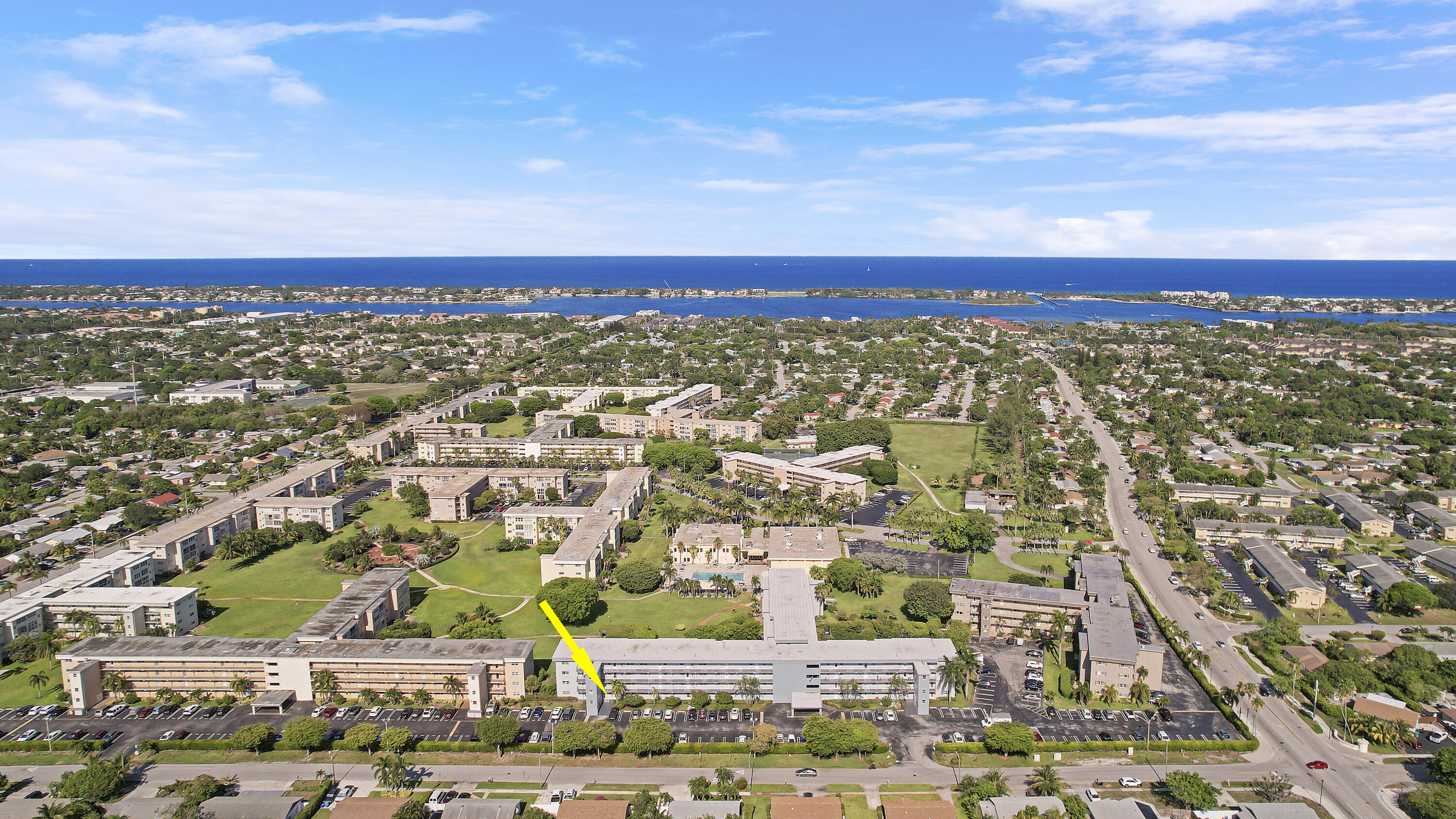 Property for Sale at 2400 Ne 1st Lane 1020, Boynton Beach, Palm Beach County, Florida - Bedrooms: 2 
Bathrooms: 2  - $219,900