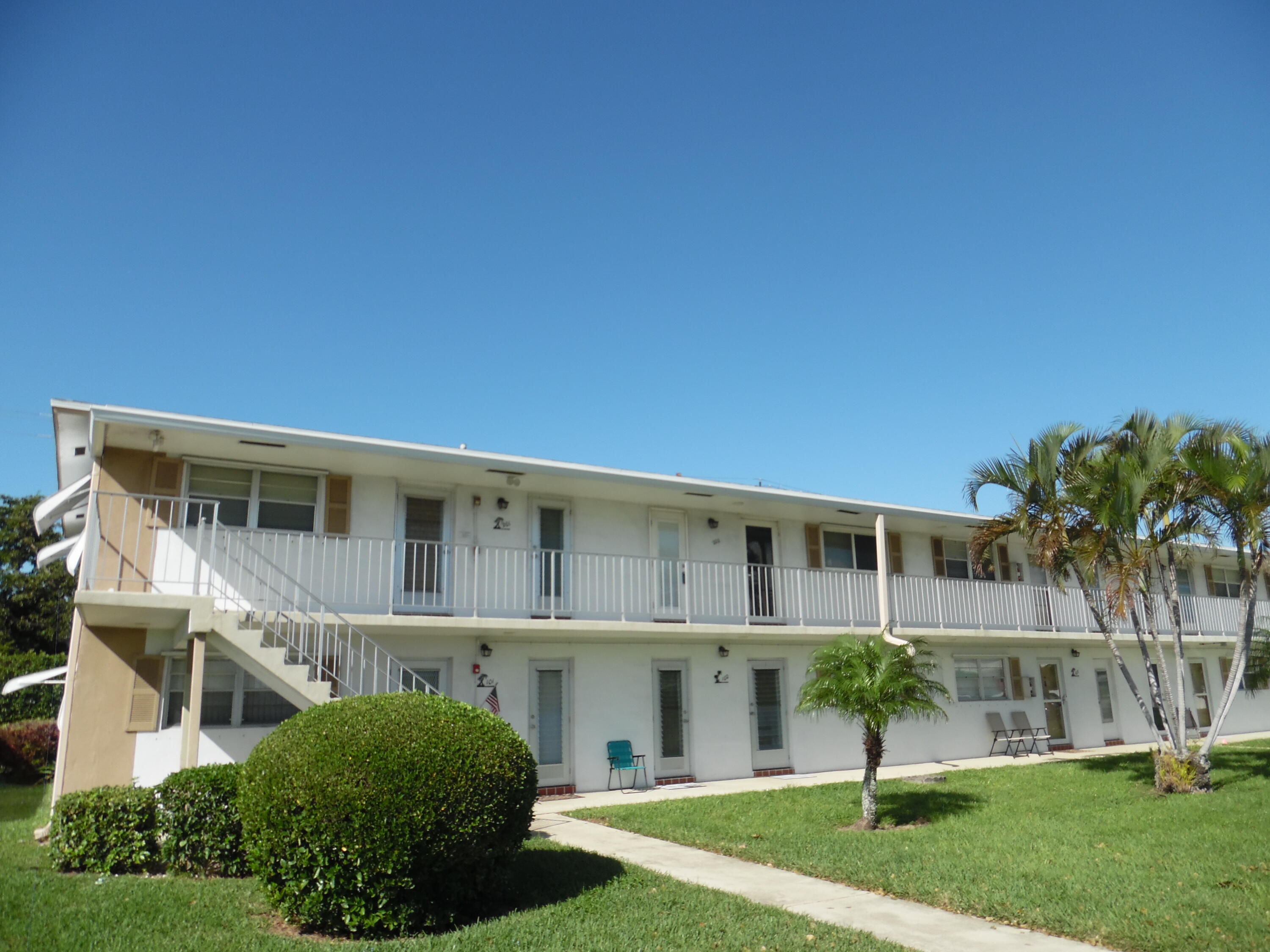 1115 Lake Terrace 202, Boynton Beach, Palm Beach County, Florida - 2 Bedrooms  
1 Bathrooms - 