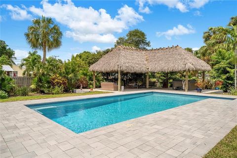 Photo of 216 SE Flamingo Avenue, Stuart, FL 34996 (MLS # RX-11124301)