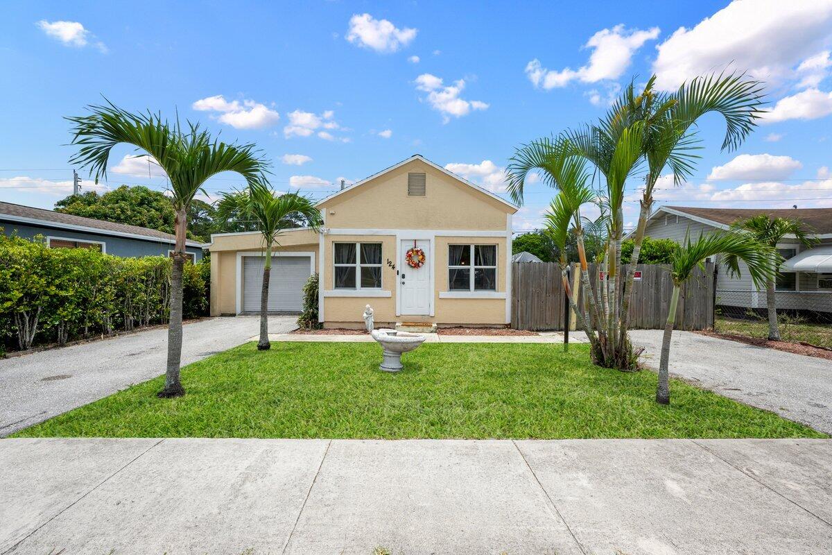 124 Jackson Avenue, Greenacres, Palm Beach County, Florida - 3 Bedrooms  
2 Bathrooms - 
