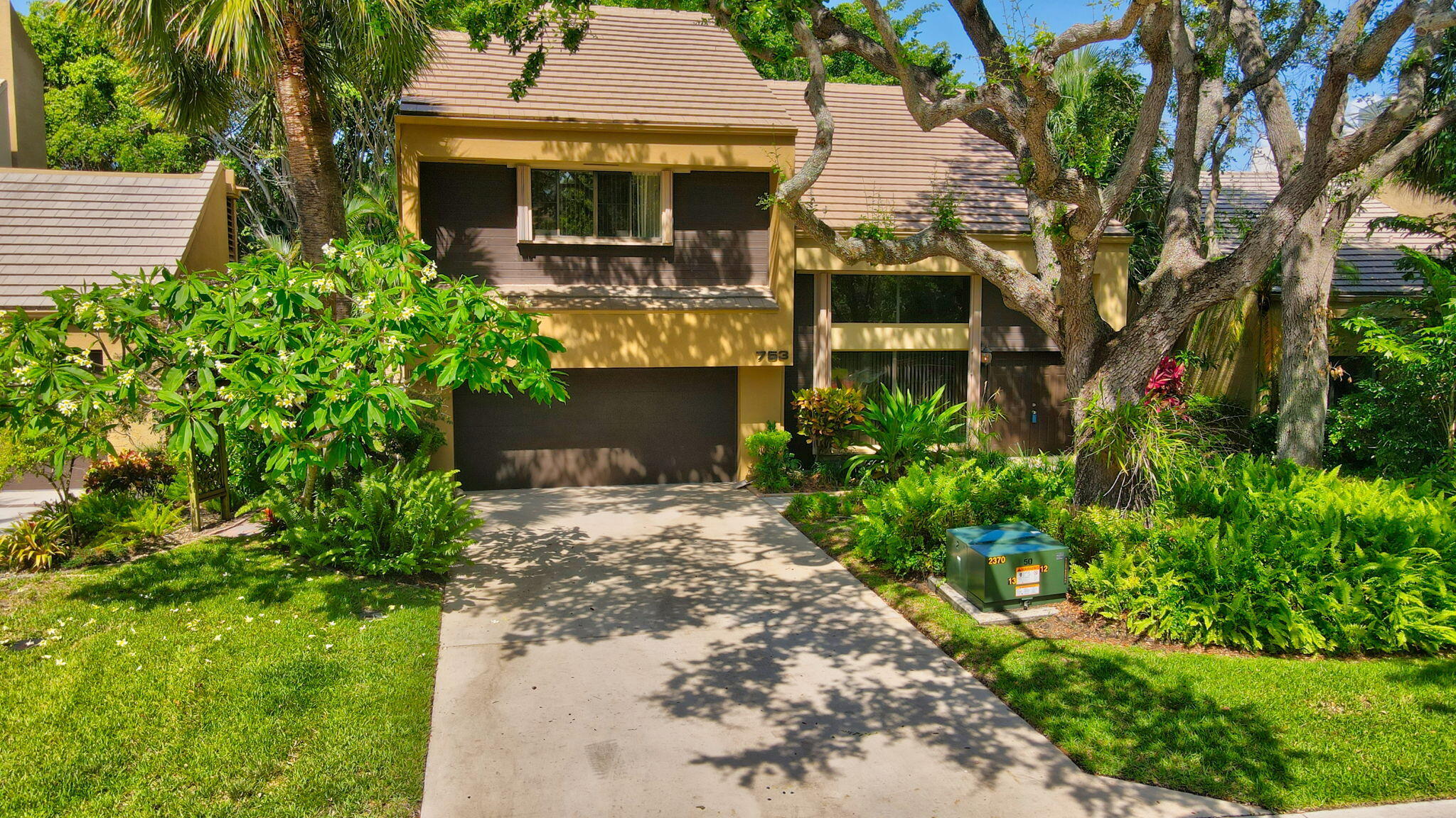 Property for Sale at 753 Saint Albans Drive, Boca Raton, Palm Beach County, Florida - Bedrooms: 3 
Bathrooms: 2.5  - $585,000