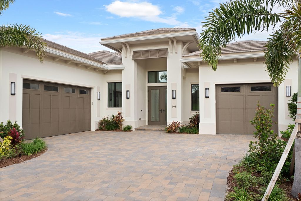 Photo of 109 SE Via Verona, Port Saint Lucie, FL 34984 (MLS # RX-11075023)