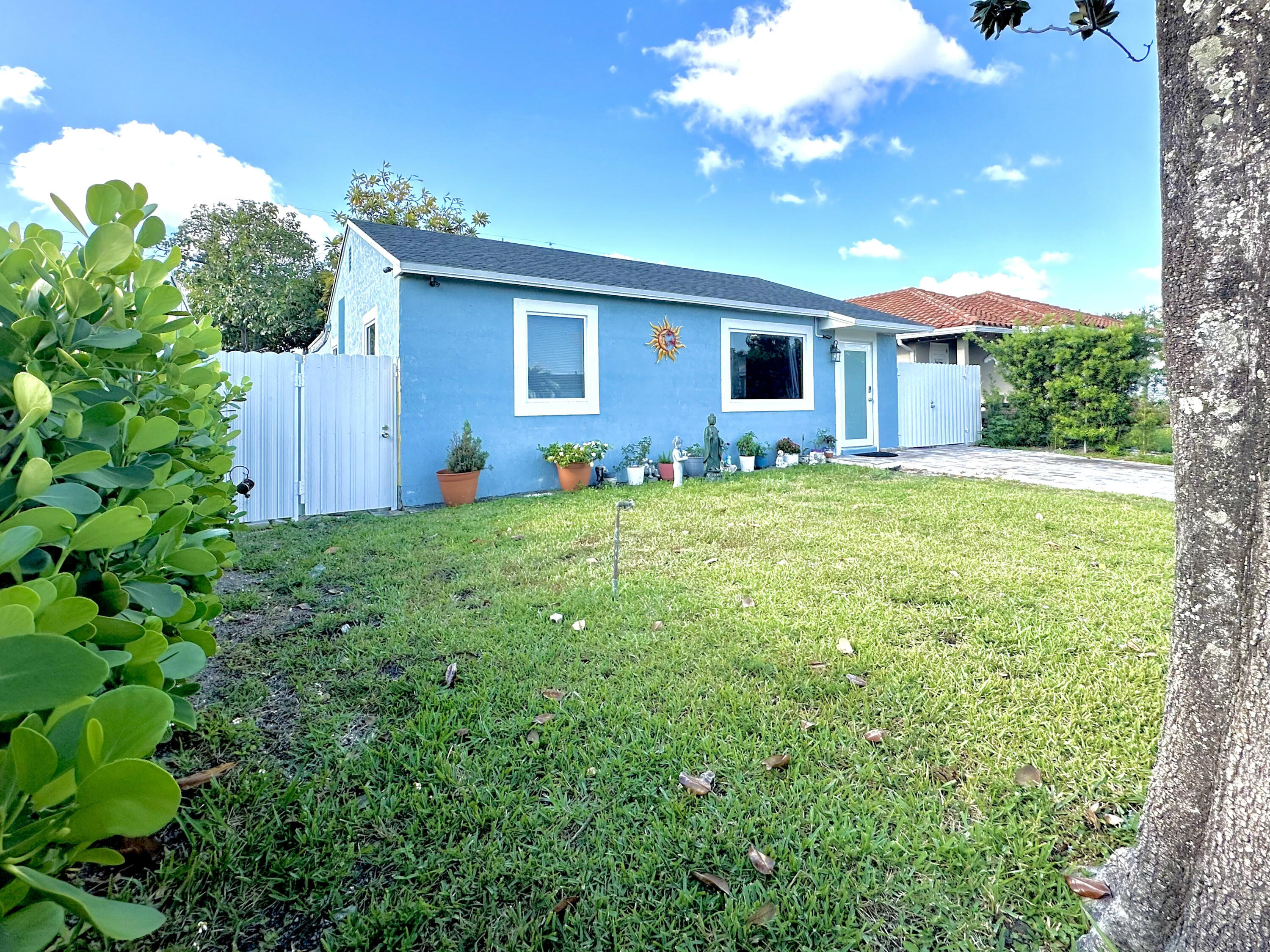 Property for Sale at 946 Mcintosh Street, West Palm Beach, Palm Beach County, Florida - Bedrooms: 3 
Bathrooms: 2  - $630,000