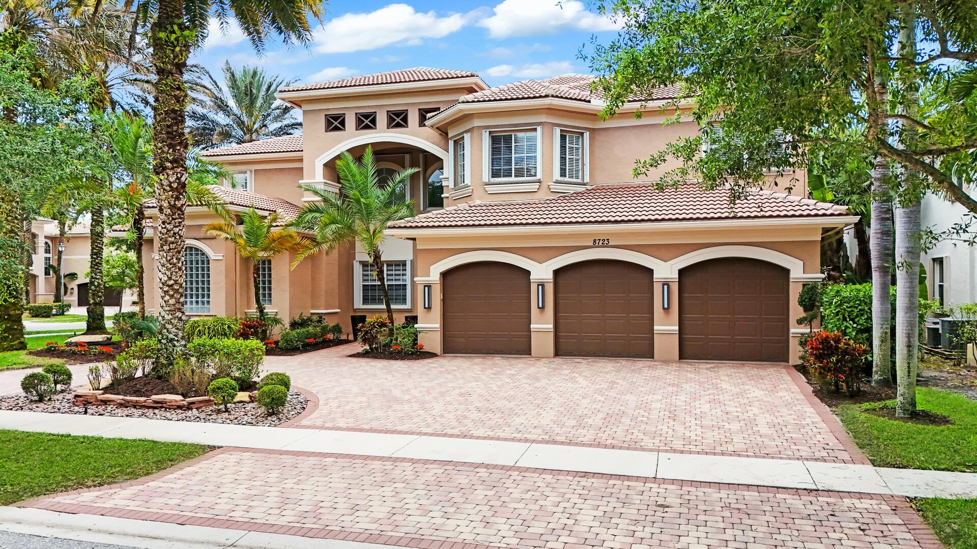 Property for Sale at 8723 Caraway Lake Court, Boynton Beach, Palm Beach County, Florida - Bedrooms: 6 
Bathrooms: 5.5  - $1,600,000