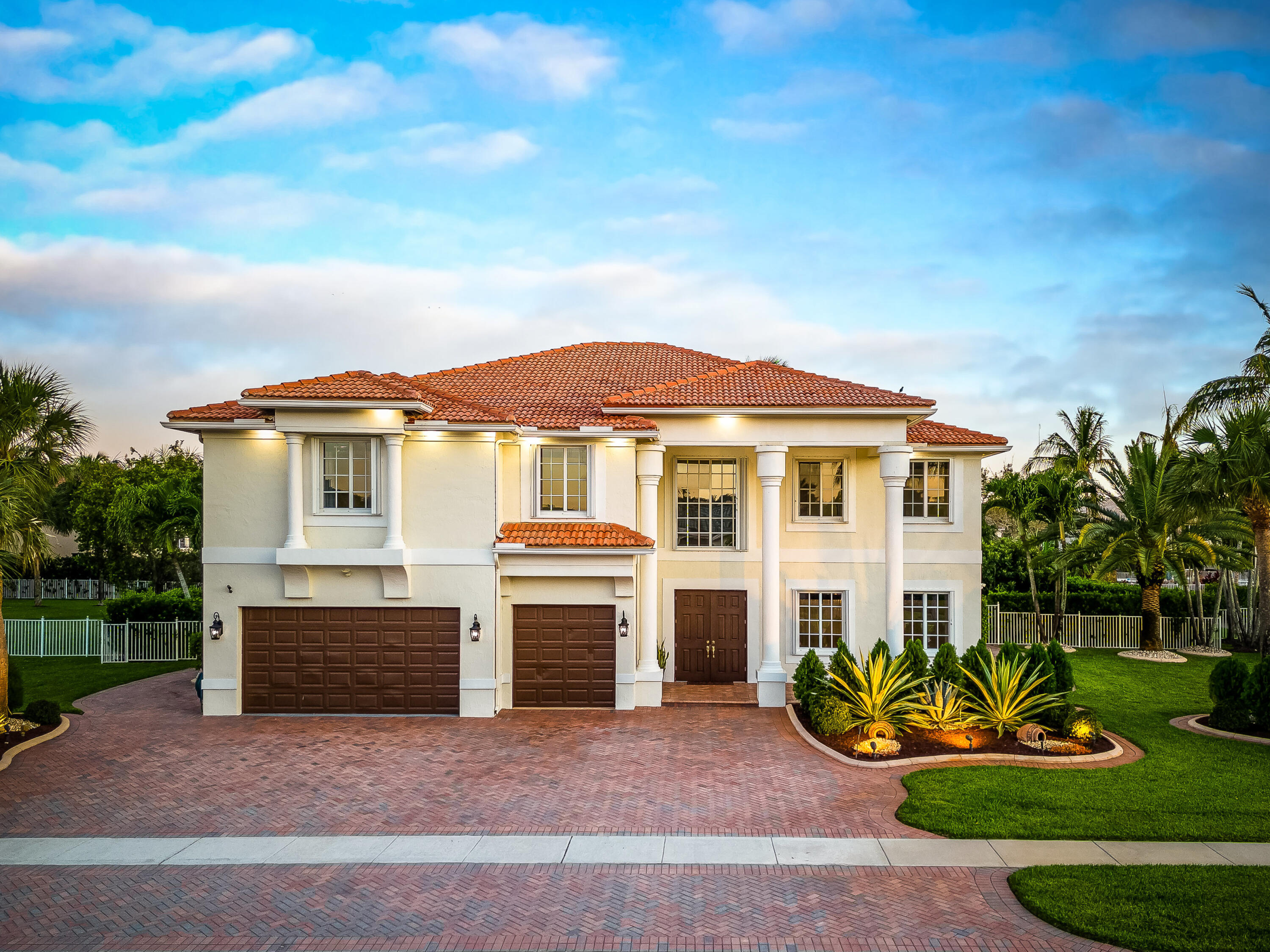 Property for Sale at 11352 Regatta Lane, Wellington, Palm Beach County, Florida - Bedrooms: 6 
Bathrooms: 4  - $1,495,000