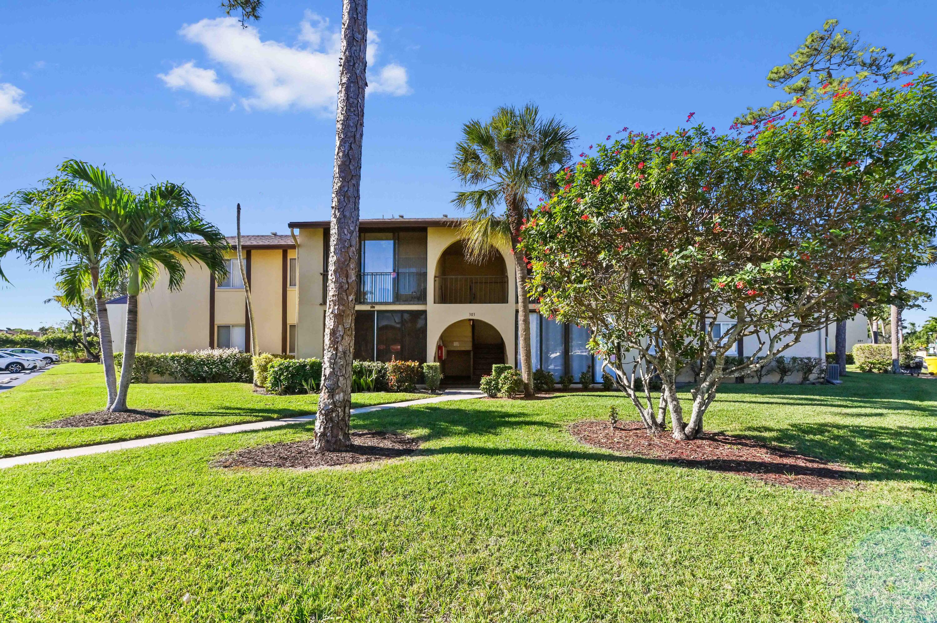 303 Pine Ridge Circle D-2, Greenacres, Palm Beach County, Florida - 2 Bedrooms  
1.5 Bathrooms - 