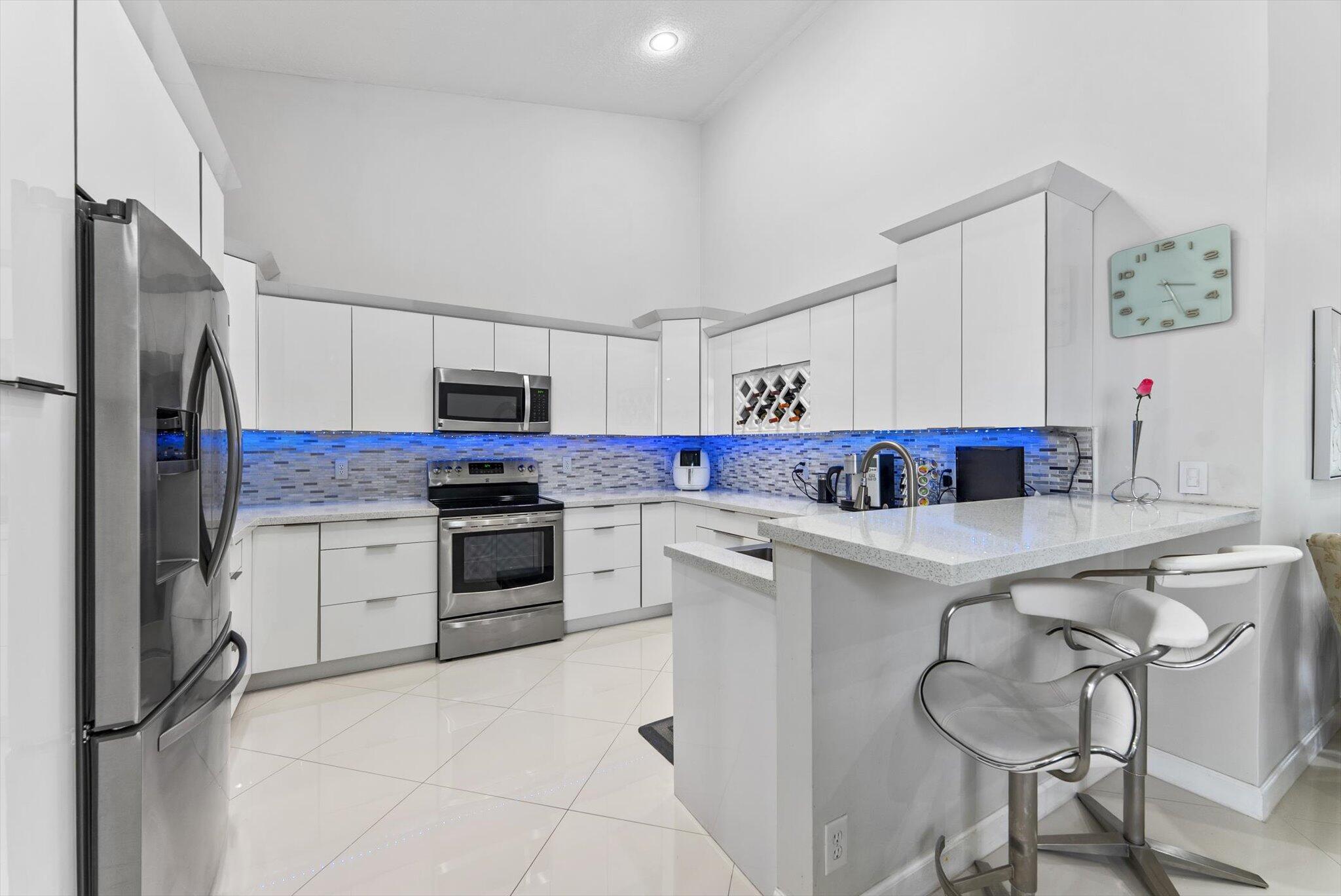 Property for Sale at 8237 Via Di Veneto, Boca Raton, Palm Beach County, Florida - Bedrooms: 2 
Bathrooms: 2  - $545,000