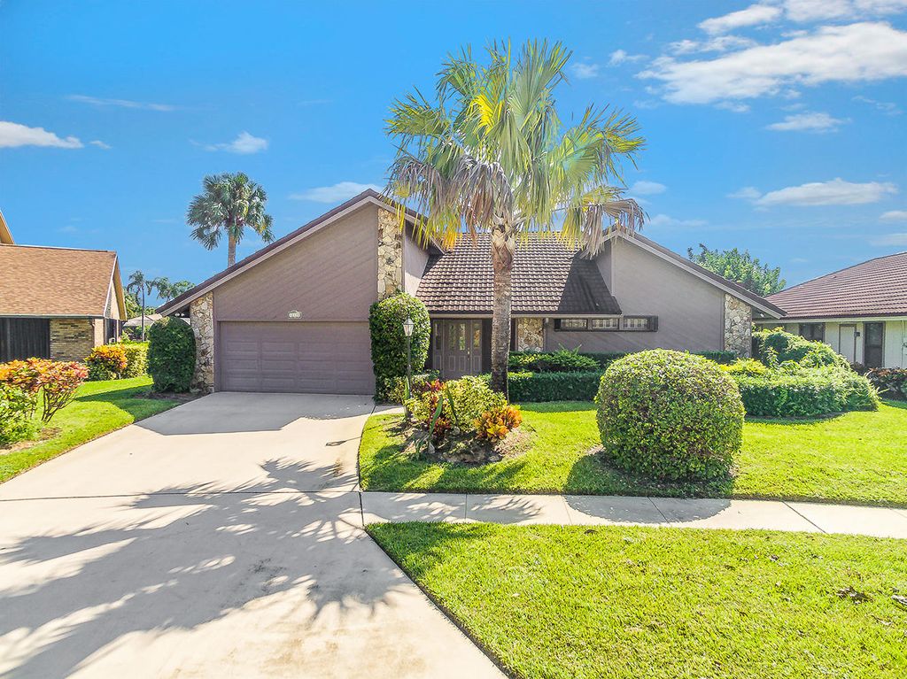 Photo of 12870 La Rochelle Circle, Palm Beach Gardens, FL 33410 (MLS # RX-10823999)