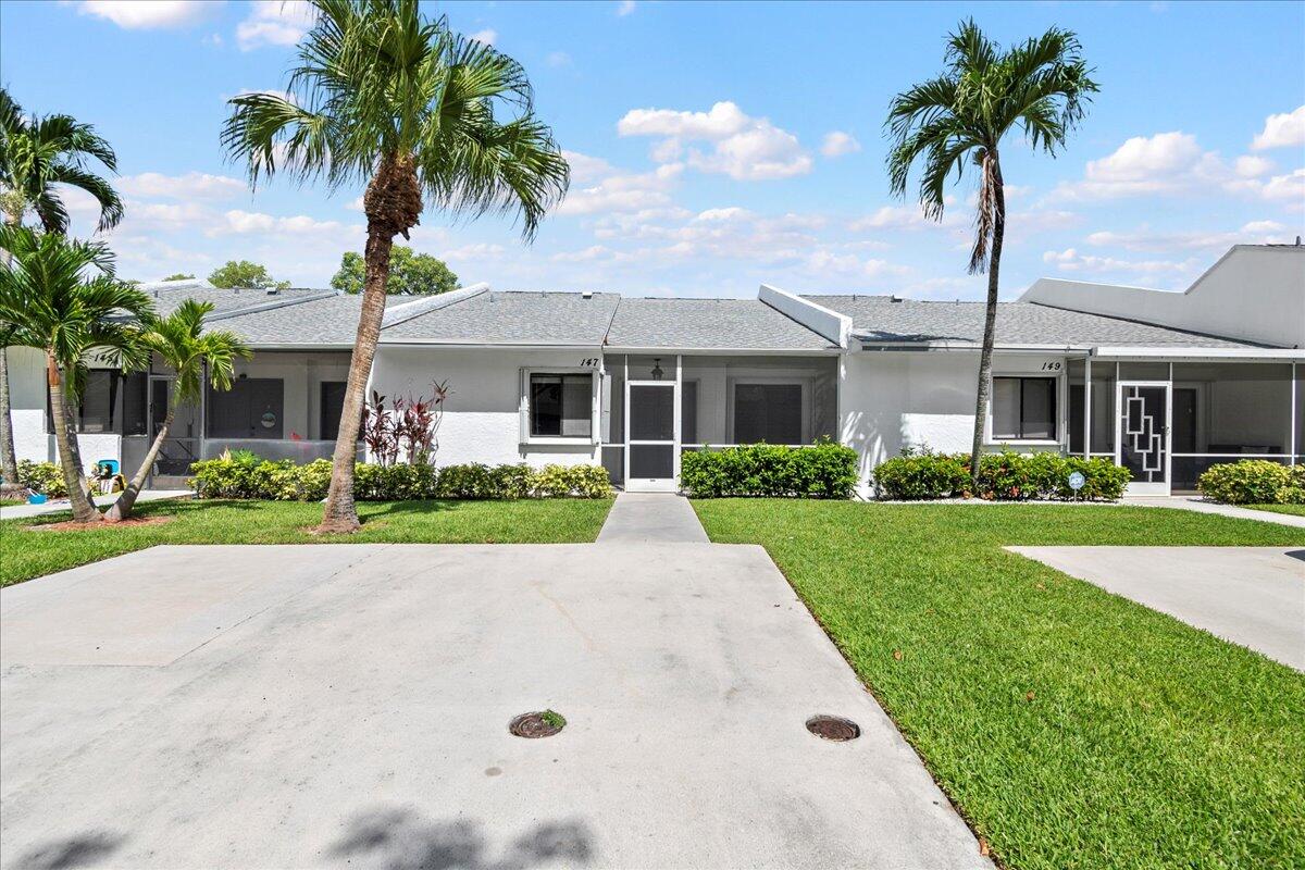 Property for Sale at 147 Par Drive, Royal Palm Beach, Palm Beach County, Florida - Bedrooms: 2 
Bathrooms: 2  - $350,000