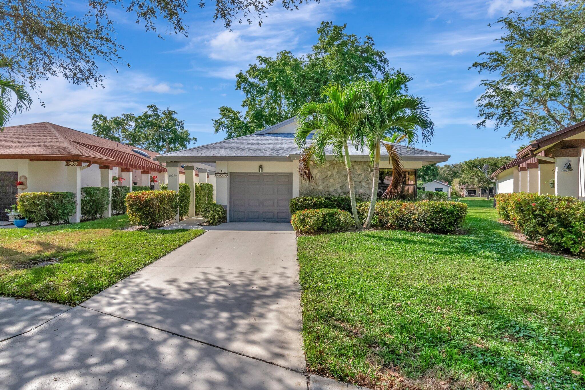 10579 Fern Tree Way, Boynton Beach, Palm Beach County, Florida - 3 Bedrooms  
2 Bathrooms - 