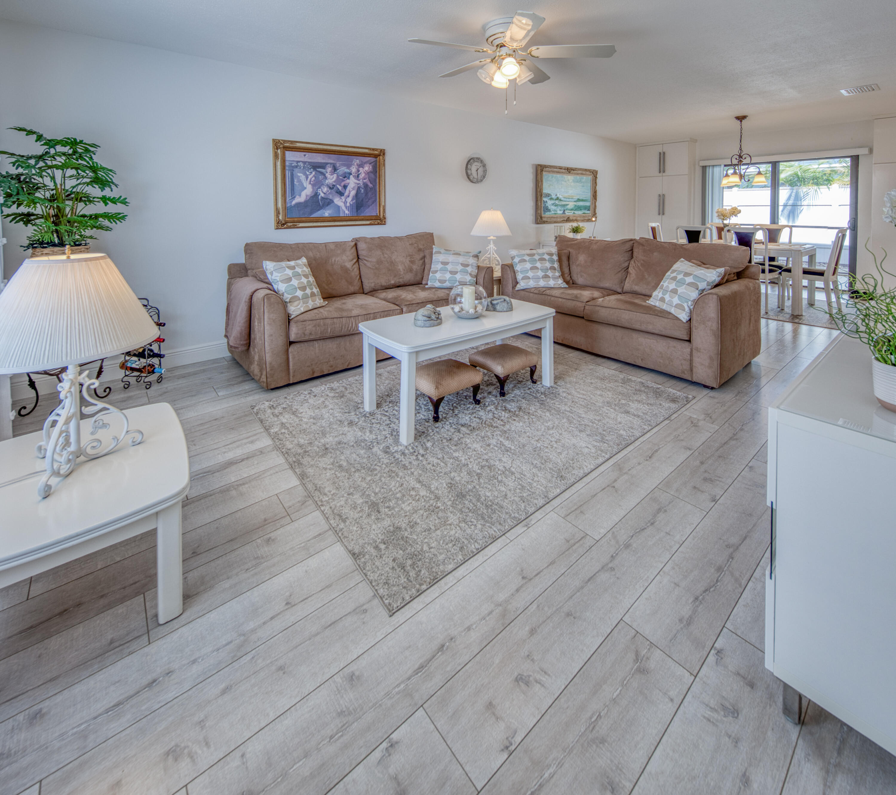 815 Andrew Redding Road 401, Lantana, Palm Beach County, Florida - 2 Bedrooms  
1.5 Bathrooms - 