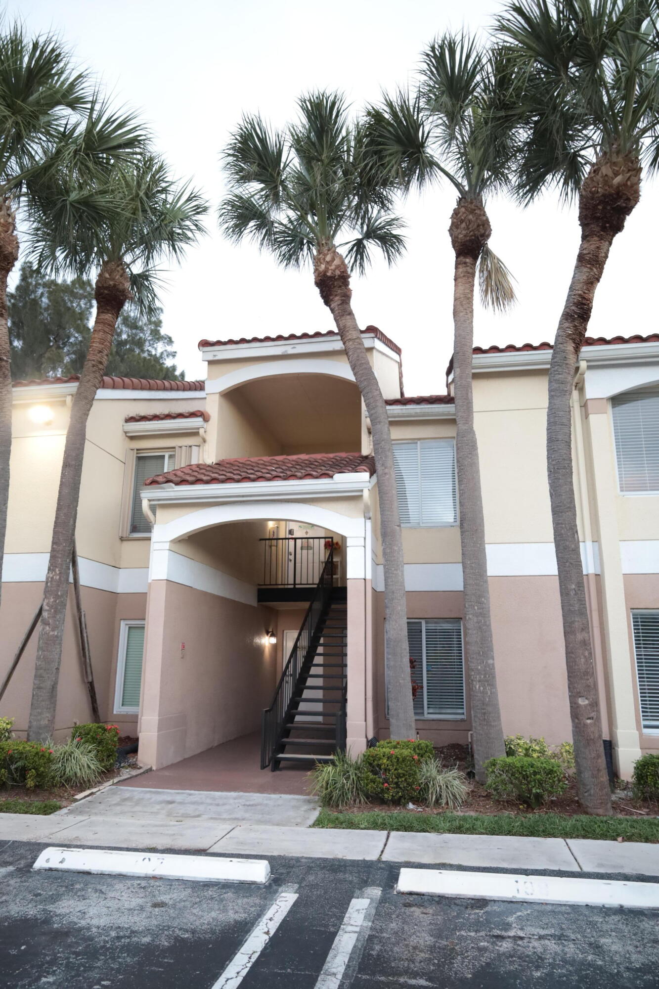 Property for Sale at 815 W Boynton Beach Boulevard 16-103, Boynton Beach, Palm Beach County, Florida - Bedrooms: 2 
Bathrooms: 2  - $265,000