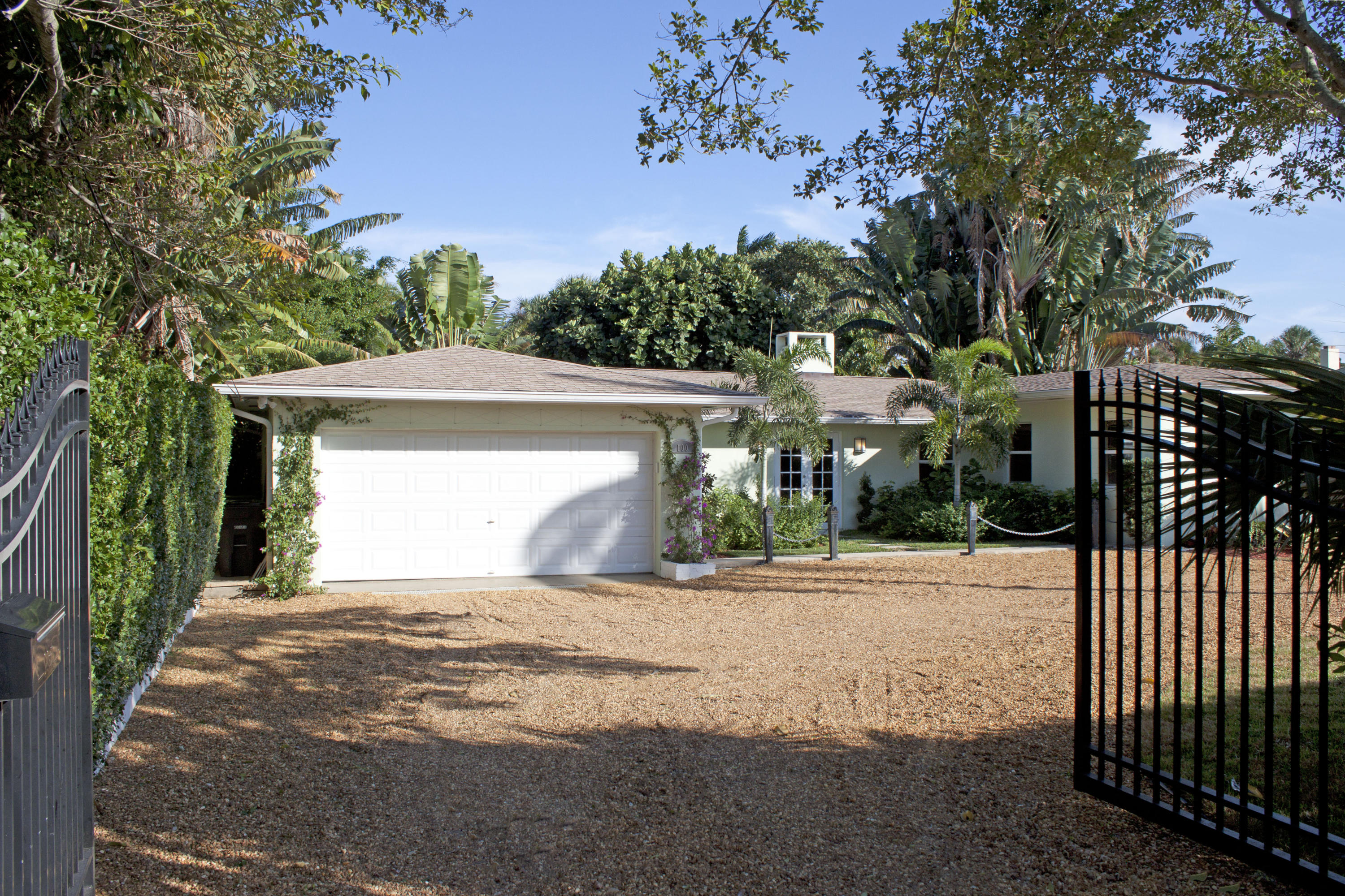 Photo 1 of 100 Alhambra Place, West Palm Beach, Florida, $845,000, Web #: 10092878