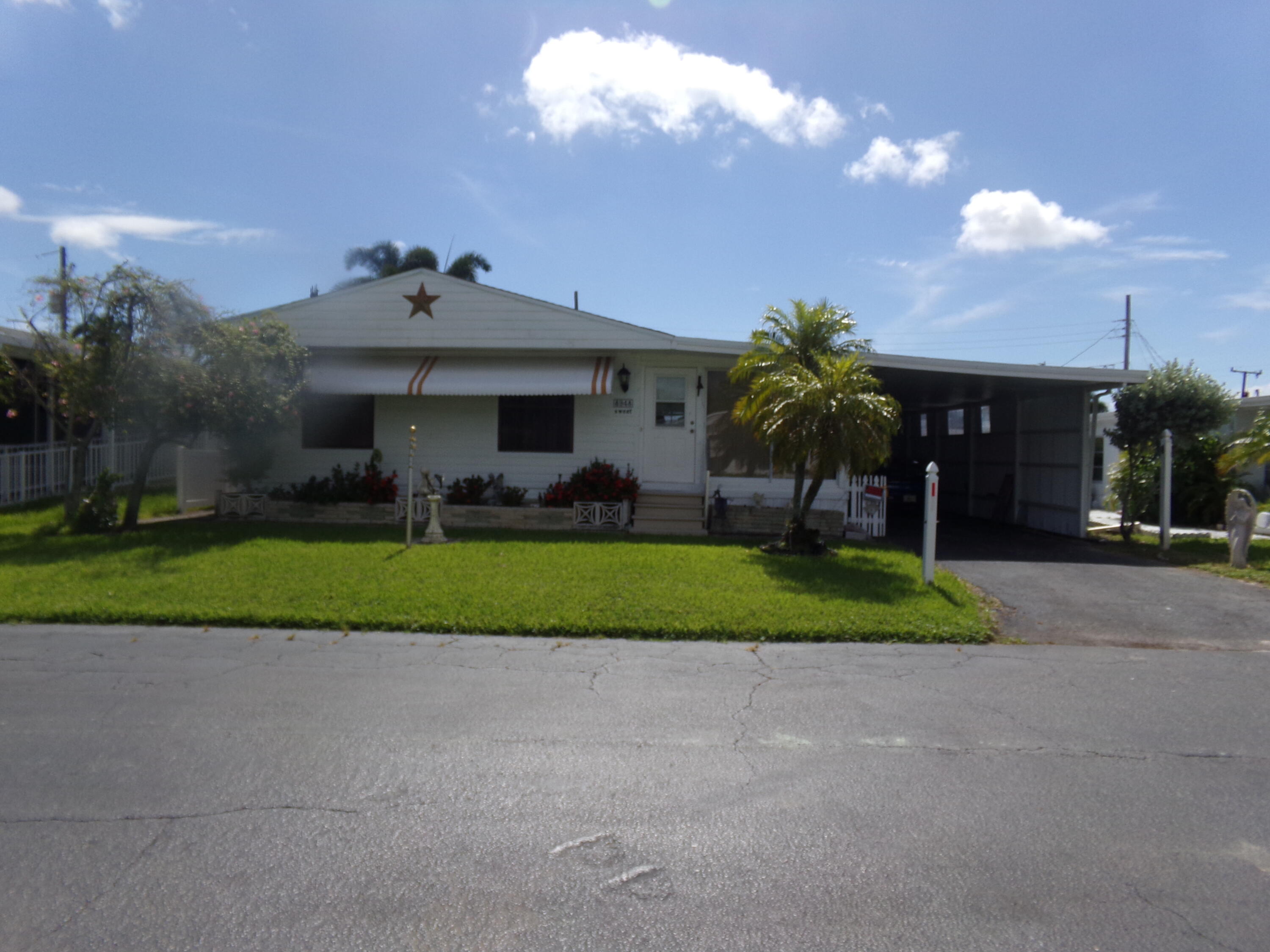 8948 W Shady Lane, Boynton Beach, Palm Beach County, Florida - 2 Bedrooms  
2 Bathrooms - 