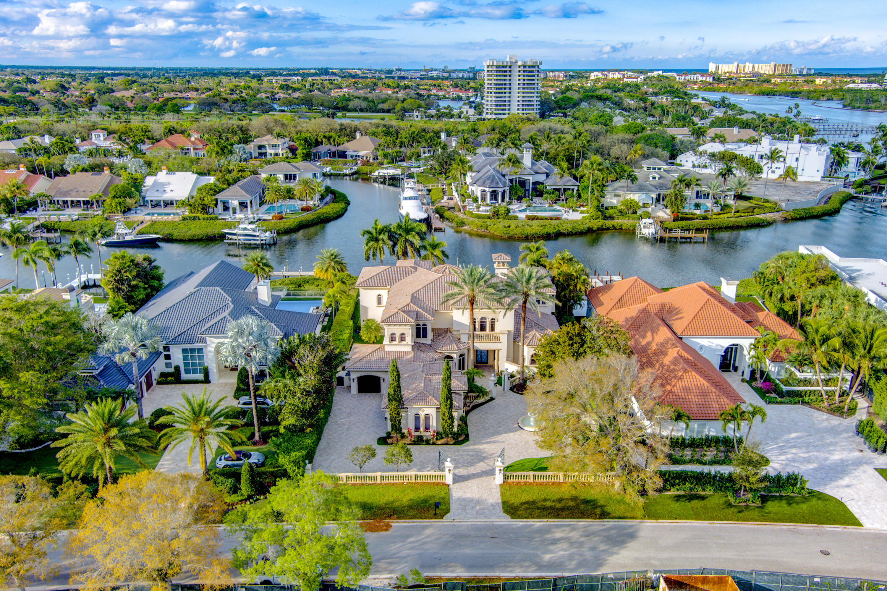 166 Spyglass Lane, Jupiter, Palm Beach County, Florida - 6 Bedrooms  
7.5 Bathrooms - 