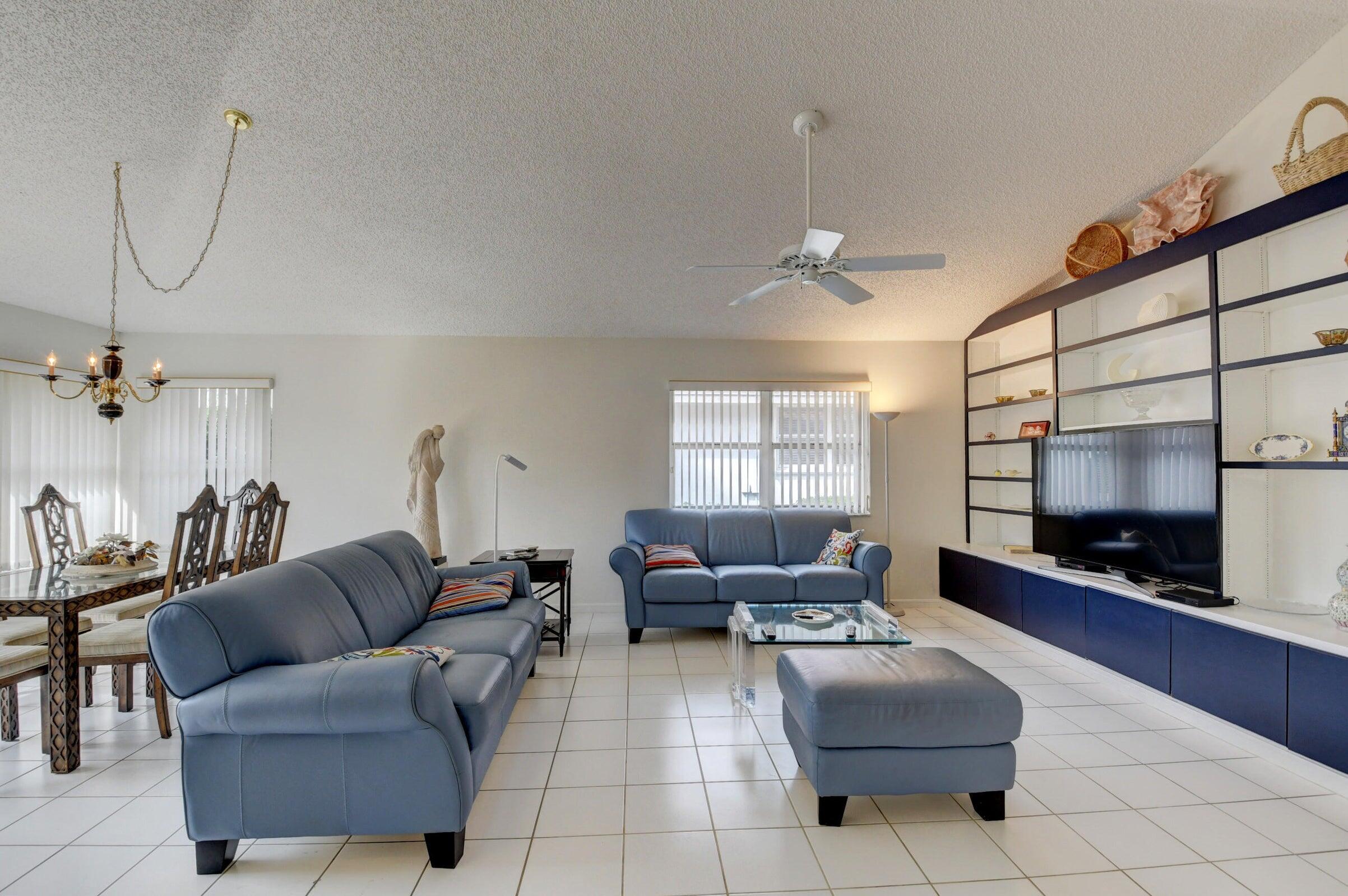 2282 Nw 52nd Street, Boca Raton, Palm Beach County, Florida - 2 Bedrooms  
2.5 Bathrooms - 