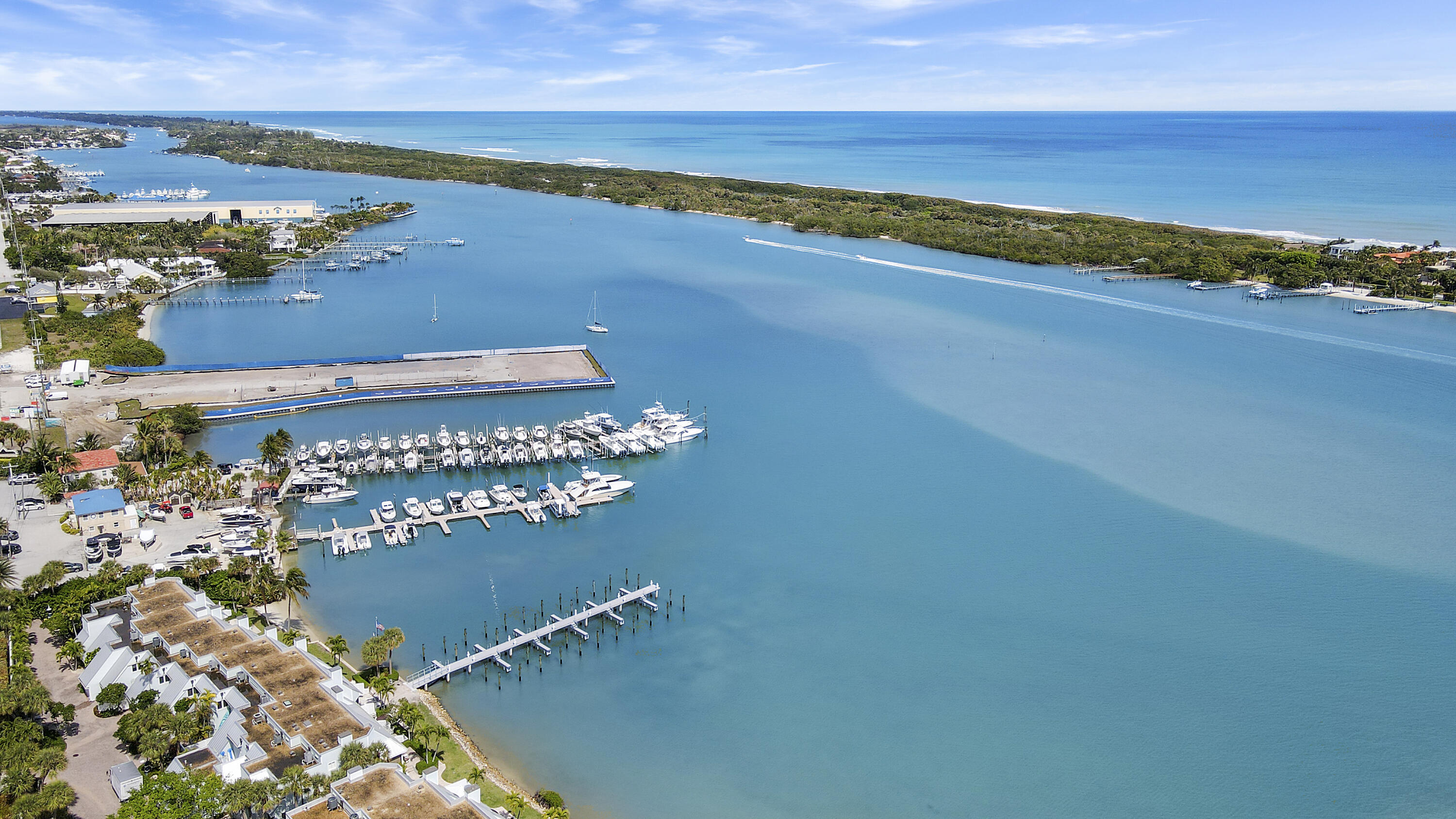 Property for Sale at 19982 Scrimshaw Way, Jupiter, Palm Beach County, Florida - Bedrooms: 2 
Bathrooms: 2.5  - $1,400,000