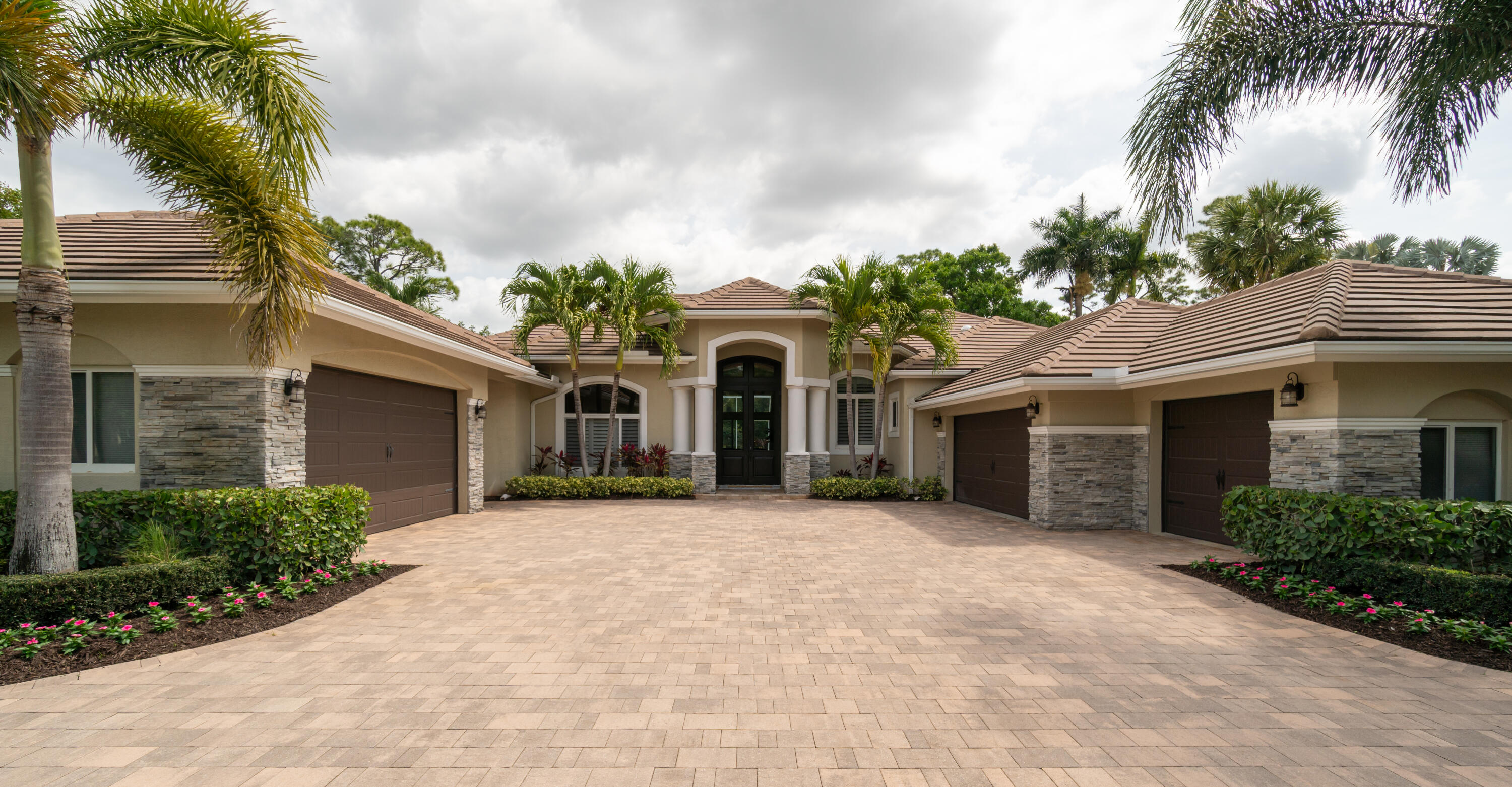 1209 Breakers West Boulevard, West Palm Beach, Palm Beach County, Florida - 4 Bedrooms  
5 Bathrooms - 