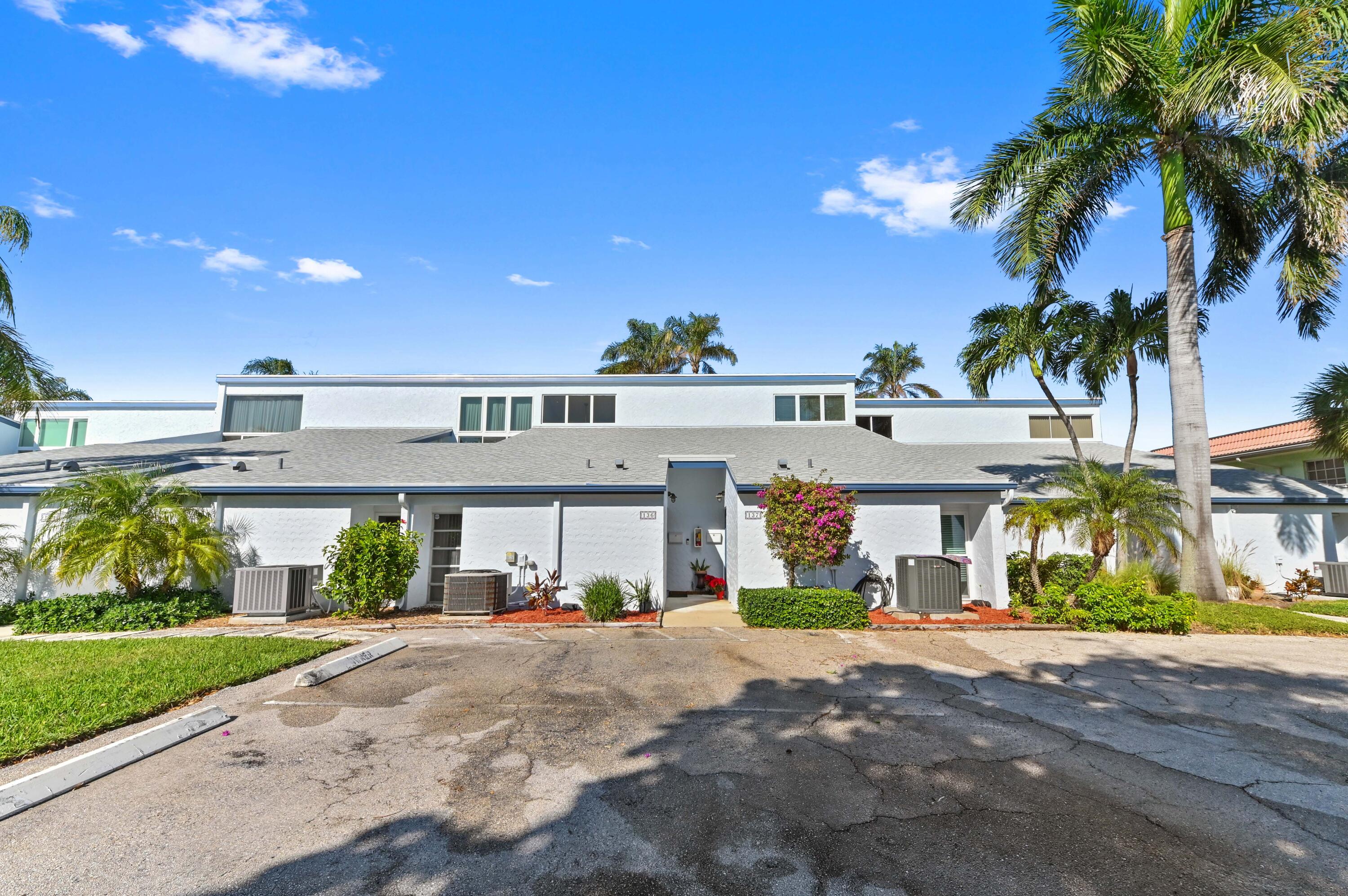 129 Lehane Terrace 136, North Palm Beach, Miami-Dade County, Florida - 2 Bedrooms  
2 Bathrooms - 