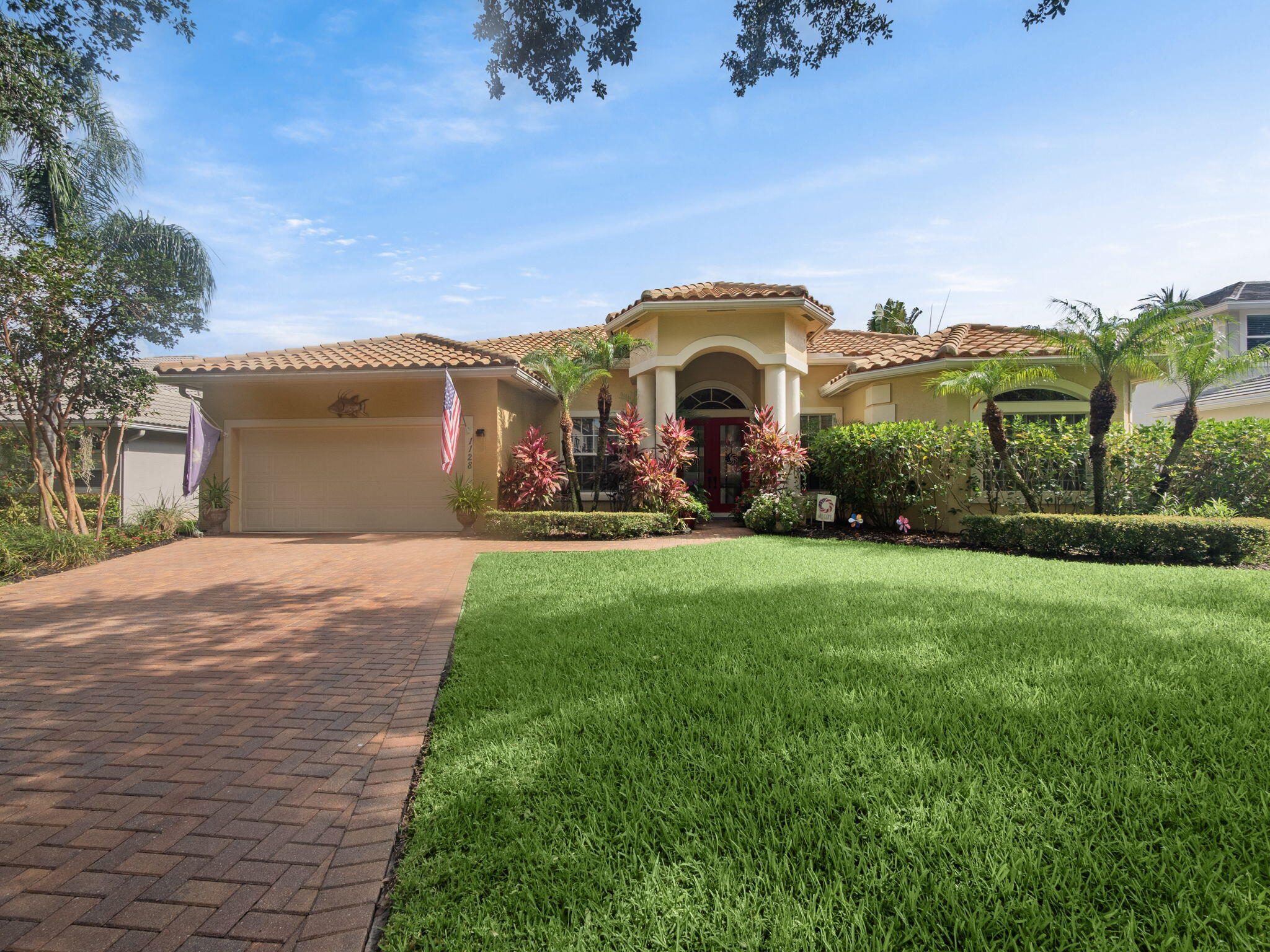 Property for Sale at 1128 Lakeshore Drive, Jupiter, Palm Beach County, Florida - Bedrooms: 4 
Bathrooms: 3  - $1,195,000