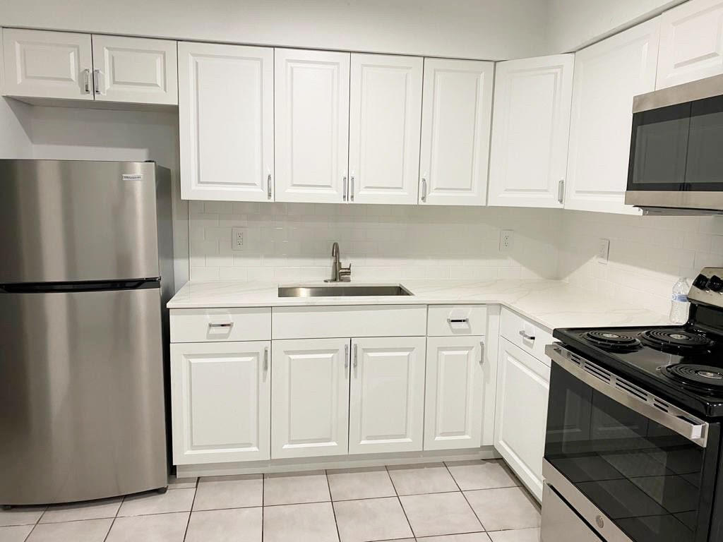 Property for Sale at 2715 Ponce De Leon Boulevard, Delray Beach, Palm Beach County, Florida - Bedrooms: 2 
Bathrooms: 1  - $240,000