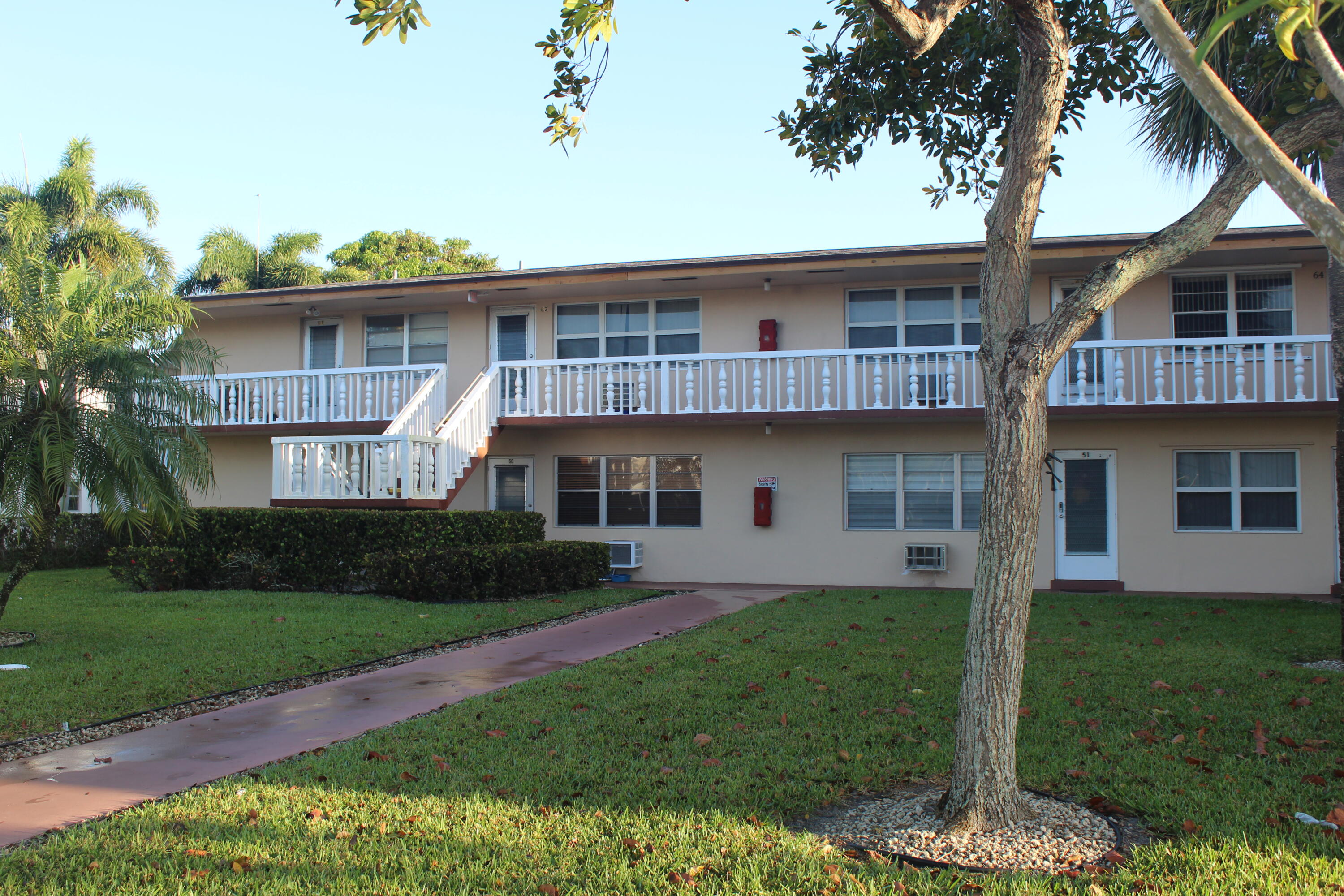 Property for Sale at 50 Coventry C, West Palm Beach, Palm Beach County, Florida - Bedrooms: 1 
Bathrooms: 1.5  - $105,900