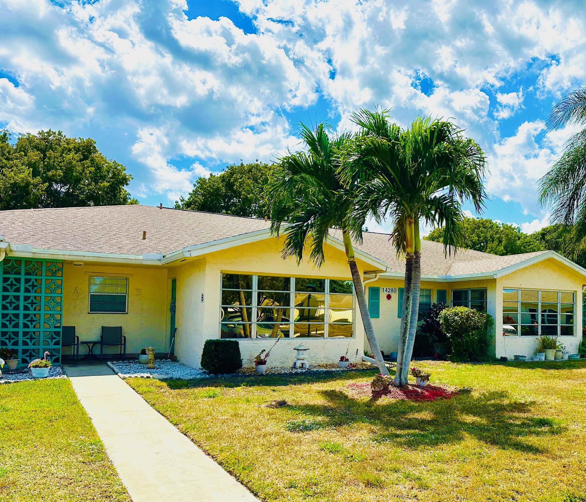 Property for Sale at 14280 Nesting Way B, Delray Beach, Palm Beach County, Florida - Bedrooms: 1 
Bathrooms: 1.5  - $140,000