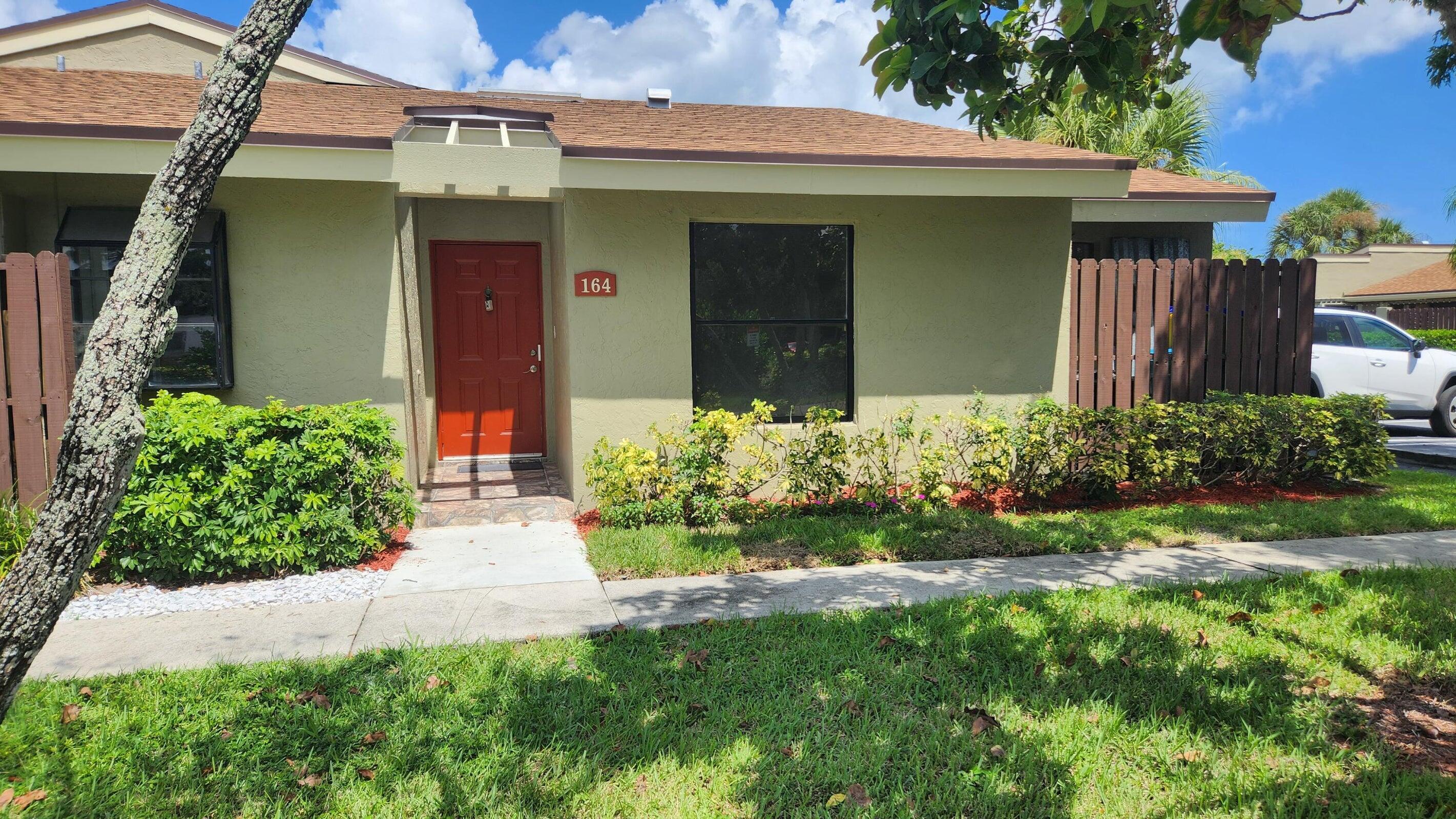 164 Meadows Drive, Boynton Beach, Palm Beach County, Florida - 3 Bedrooms  
2 Bathrooms - 