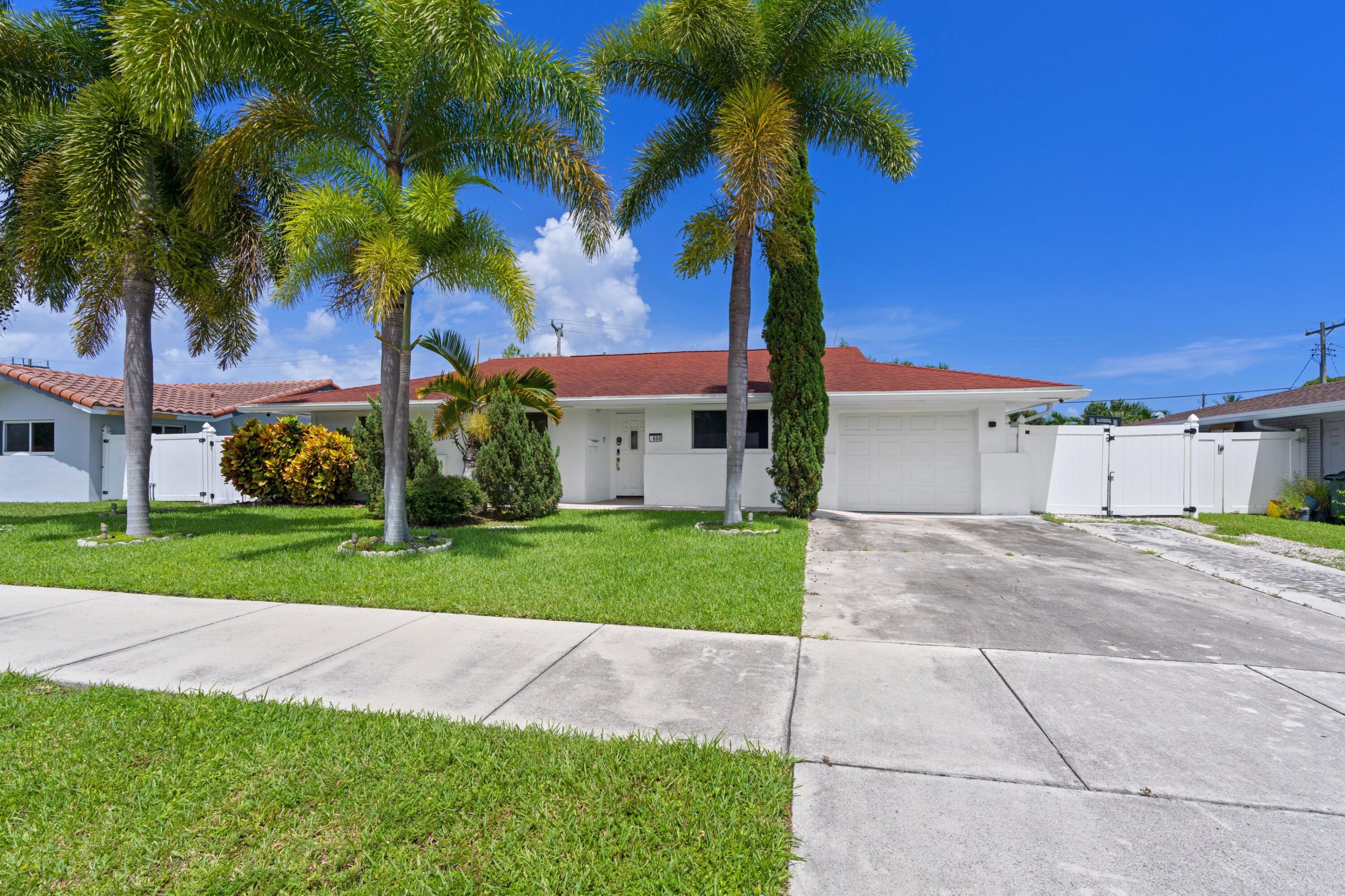 600 Nw 12th Avenue, Boca Raton, Palm Beach County, Florida - 4 Bedrooms  
3 Bathrooms - 