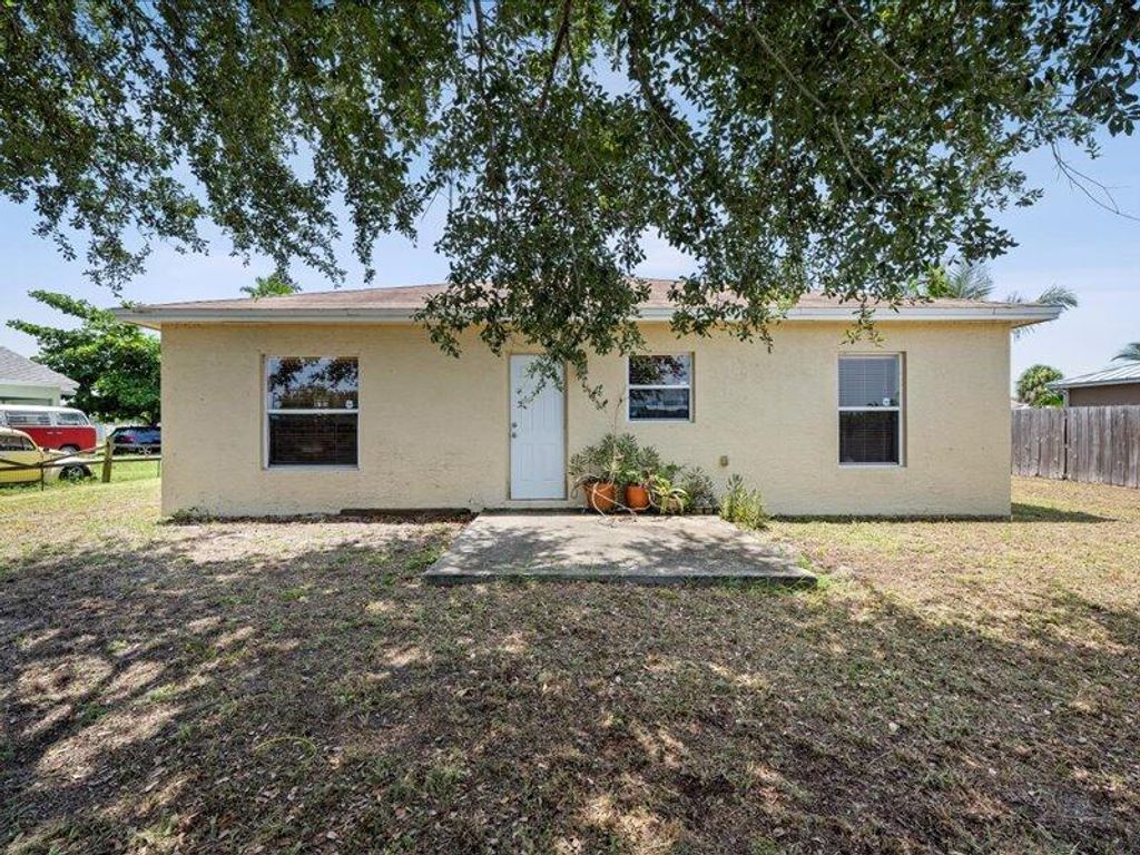 Photo of 913 SE Forrest Park Drive, Stuart, FL 34994 (MLS # RX-11105448)