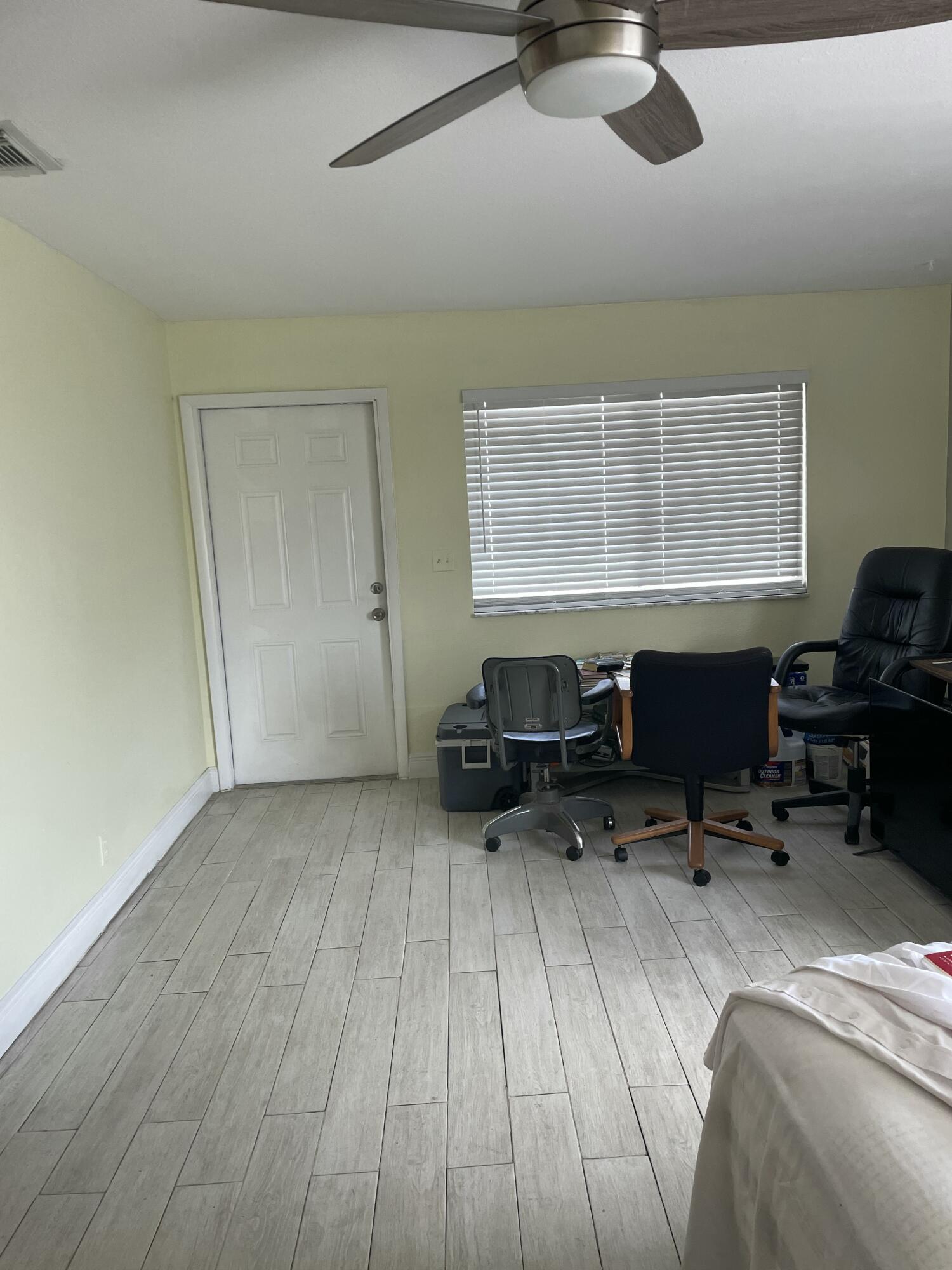 826 E Tiffany Drive 4, Mangonia Park, Palm Beach County, Florida - 2 Bedrooms  
1 Bathrooms - 
