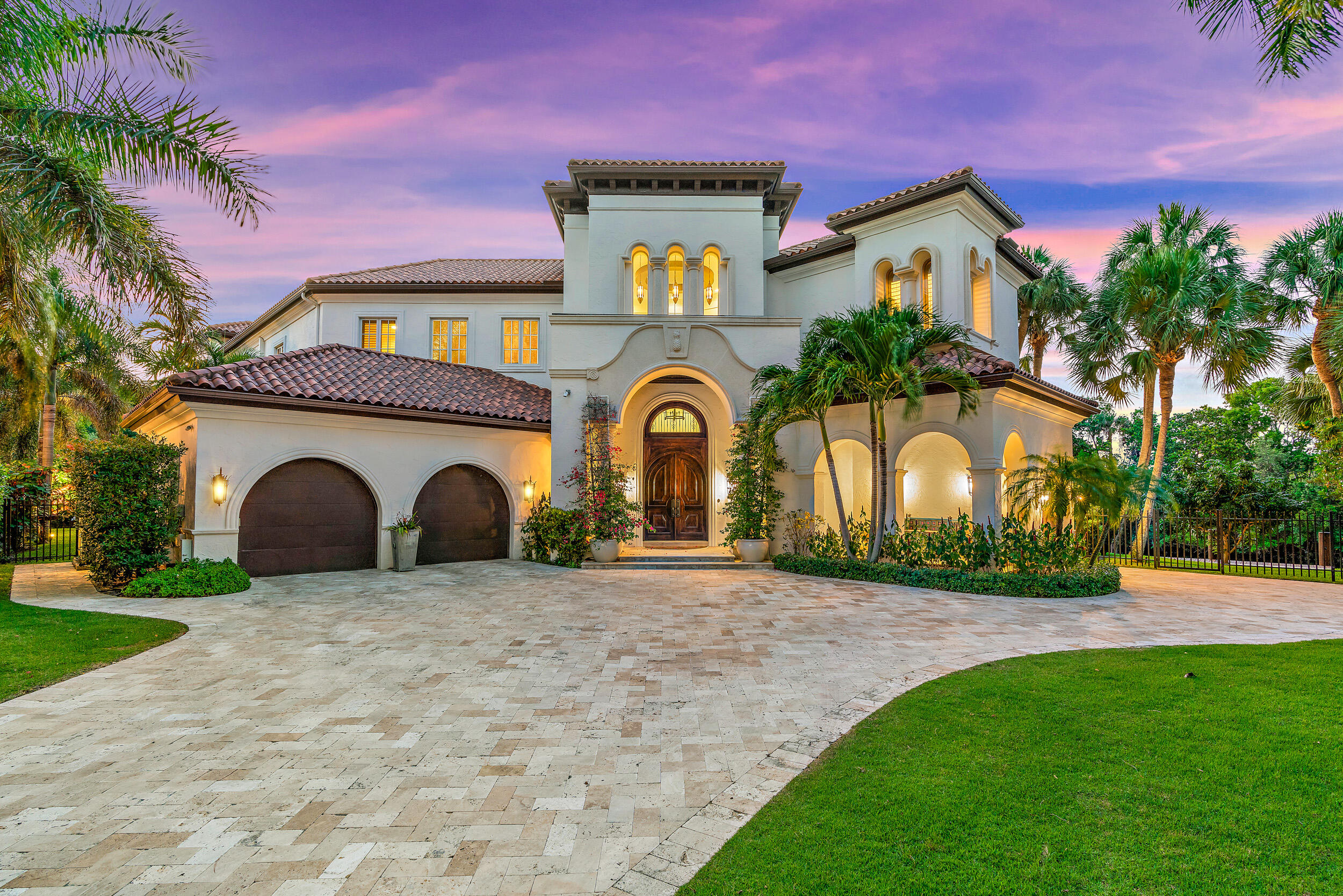 Photo 1 of 825 Harbour Isle Place, North Palm Beach, Florida, $7,595,000, Web #: 10808255