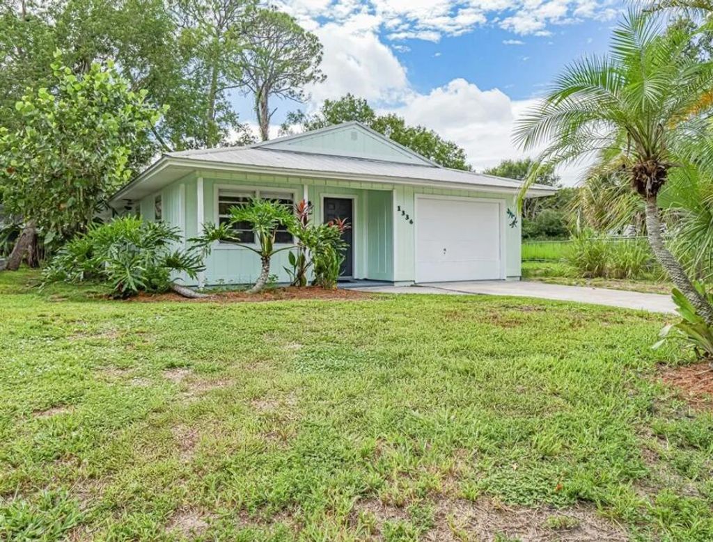 Photo of 1336 26th Avenue SW, Vero Beach, FL 32962 (MLS # RX-11125152)