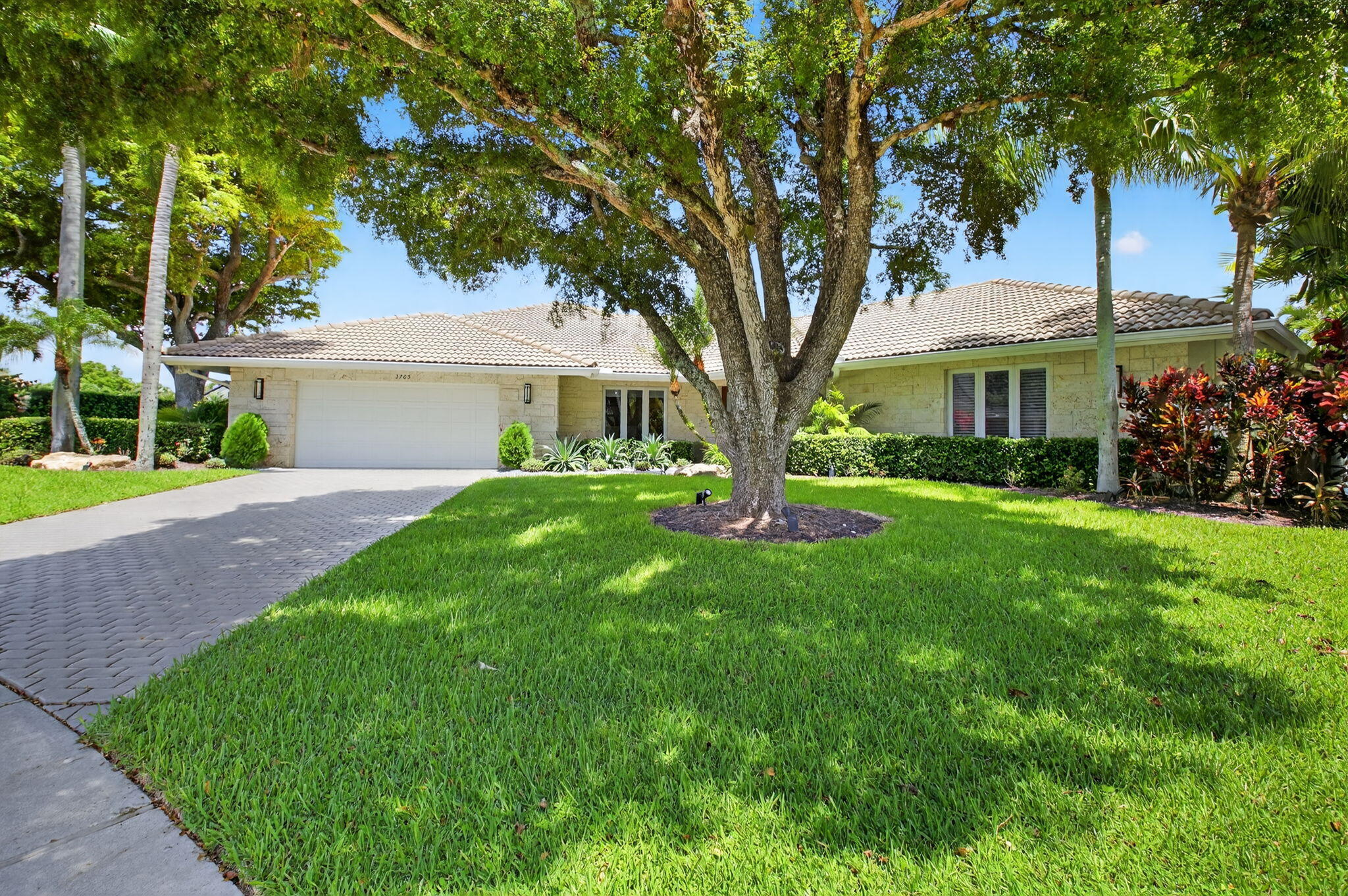 Property for Sale at 3765 Canterbury Court, Boca Raton, Palm Beach County, Florida - Bedrooms: 5 
Bathrooms: 5  - $2,442,500