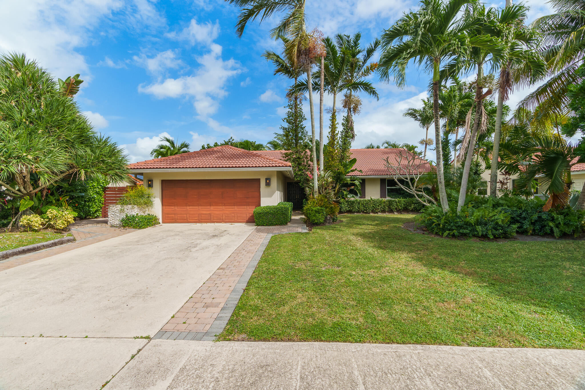 4195 Nw 7th Court, Delray Beach, Palm Beach County, Florida - 4 Bedrooms  
2.5 Bathrooms - 