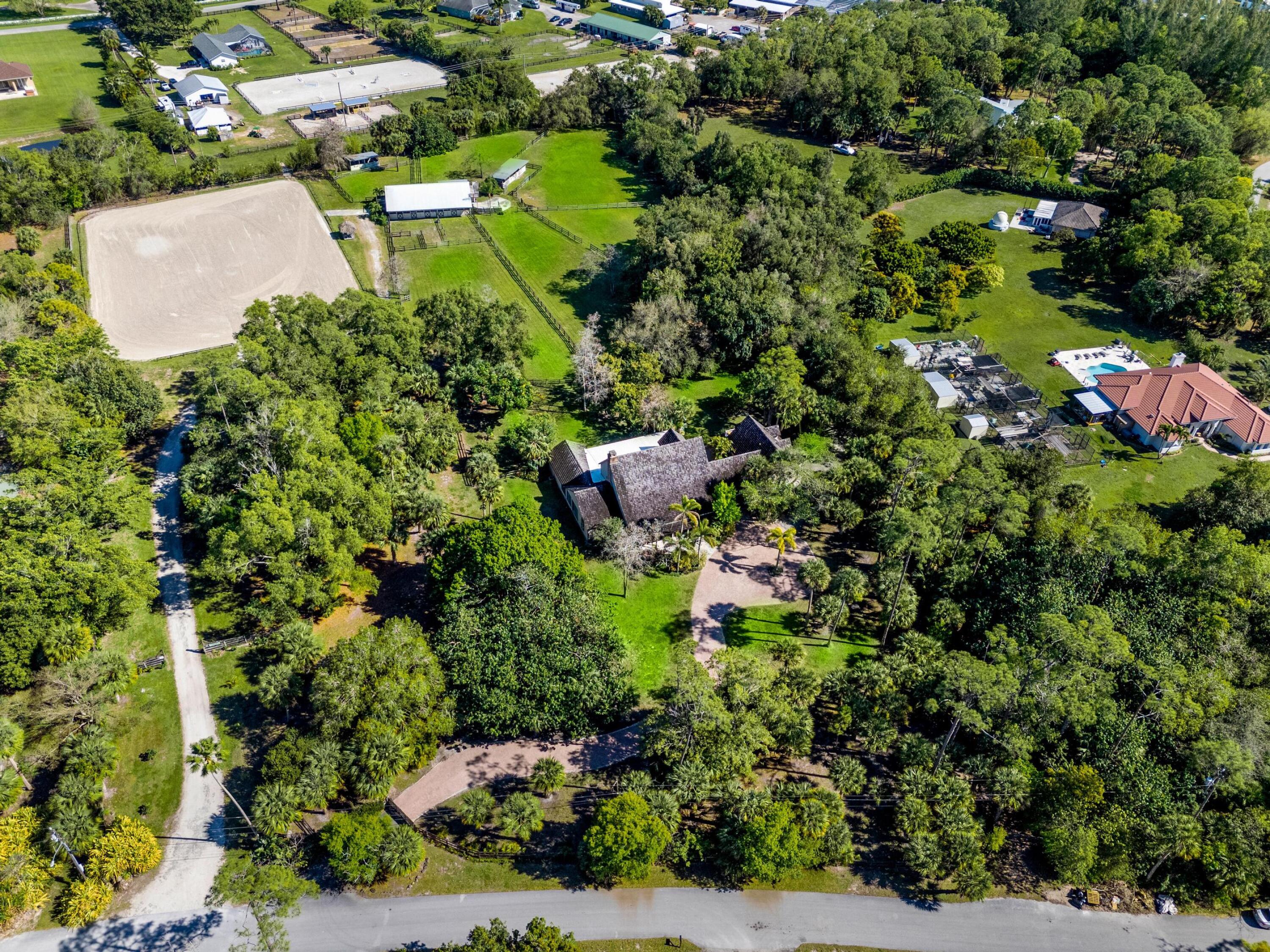 790 E Rambling Drive, Wellington, Palm Beach County, Florida - 5 Bedrooms  
4 Bathrooms - 