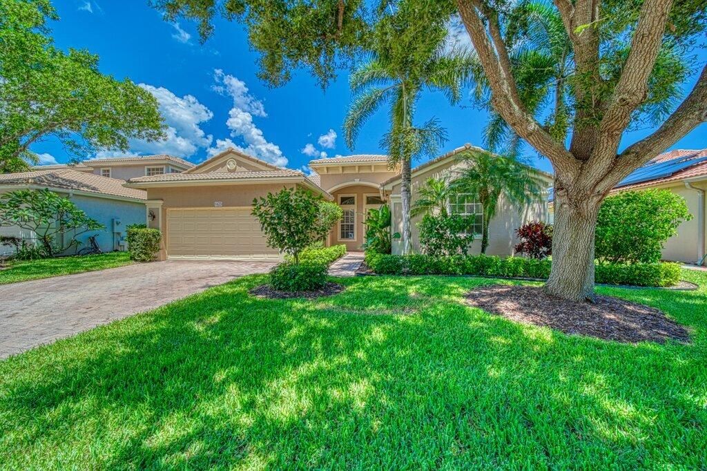 Photo of 1423 SE Legacy Cove Circle, Stuart, FL 34997 (MLS # RX-11112245)