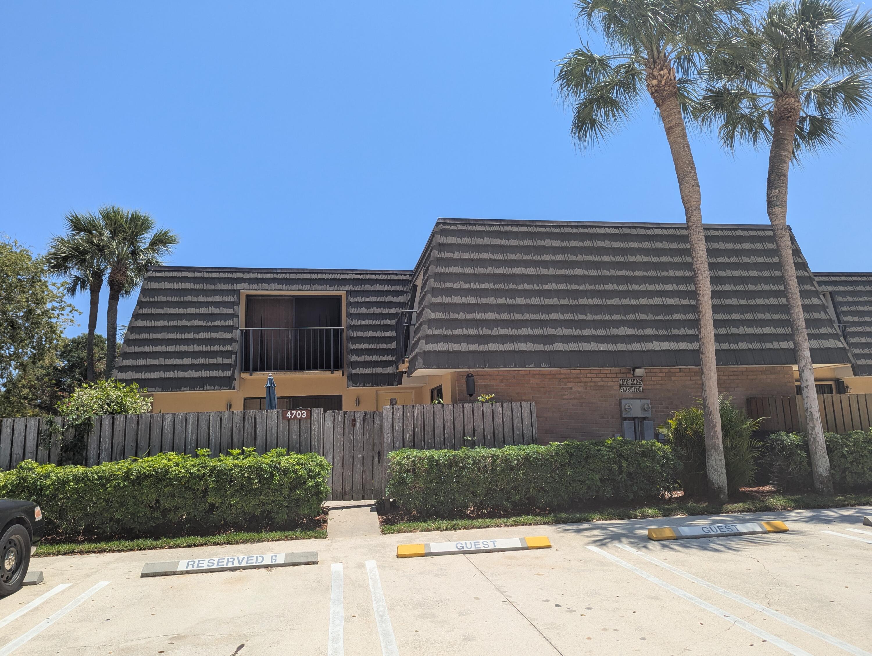Property for Sale at 4703 47th Way, West Palm Beach, Palm Beach County, Florida - Bedrooms: 2 
Bathrooms: 2.5  - $224,900