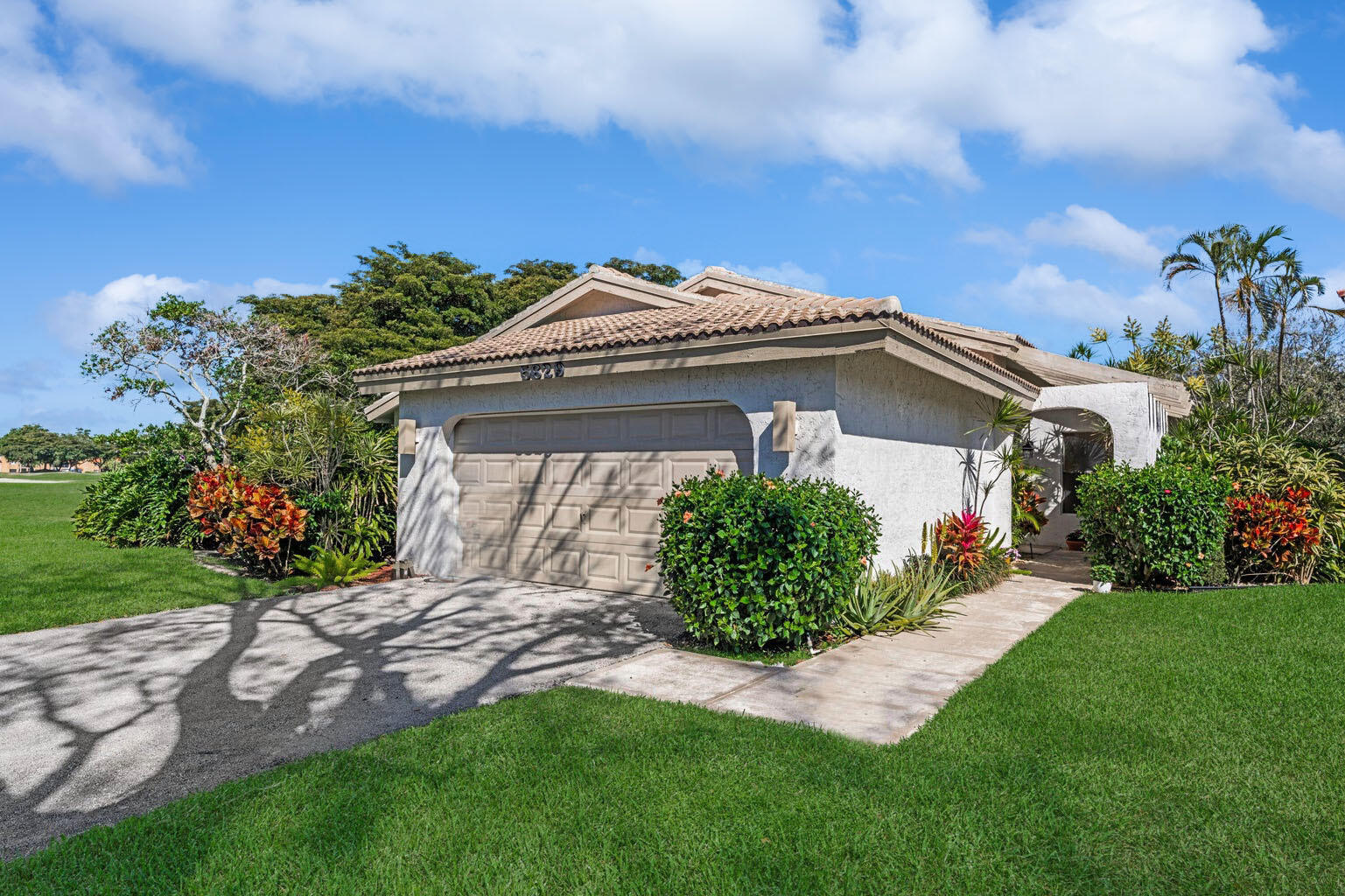 5629 Lakeview Mews Court, Boynton Beach, Palm Beach County, Florida - 2 Bedrooms  
2.5 Bathrooms - 
