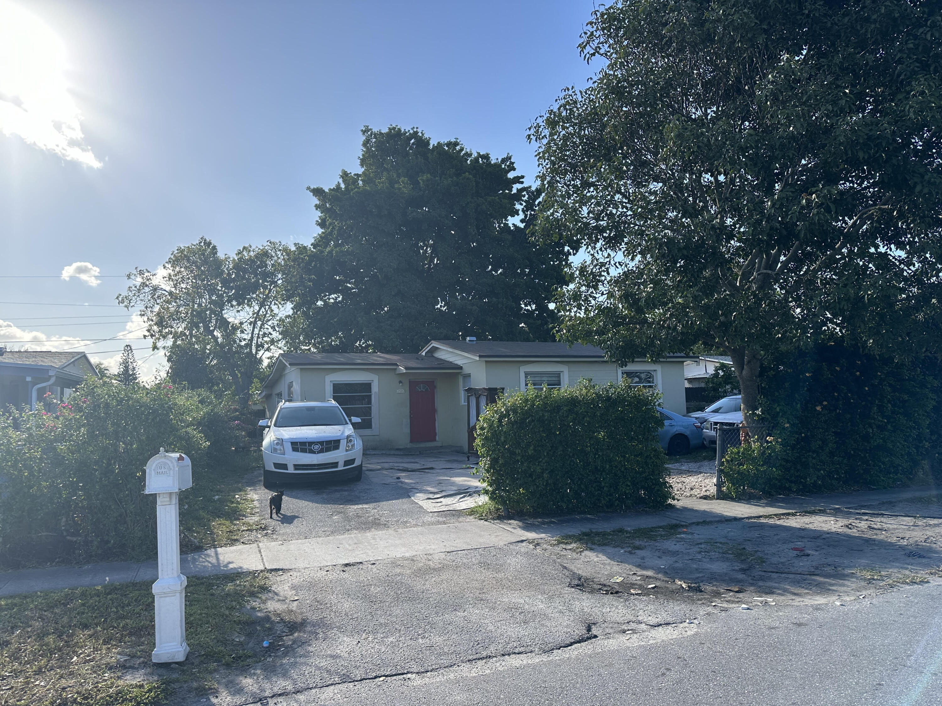 2740 Nw 2nd Street, Boynton Beach, Palm Beach County, Florida - 3 Bedrooms  
1 Bathrooms - 